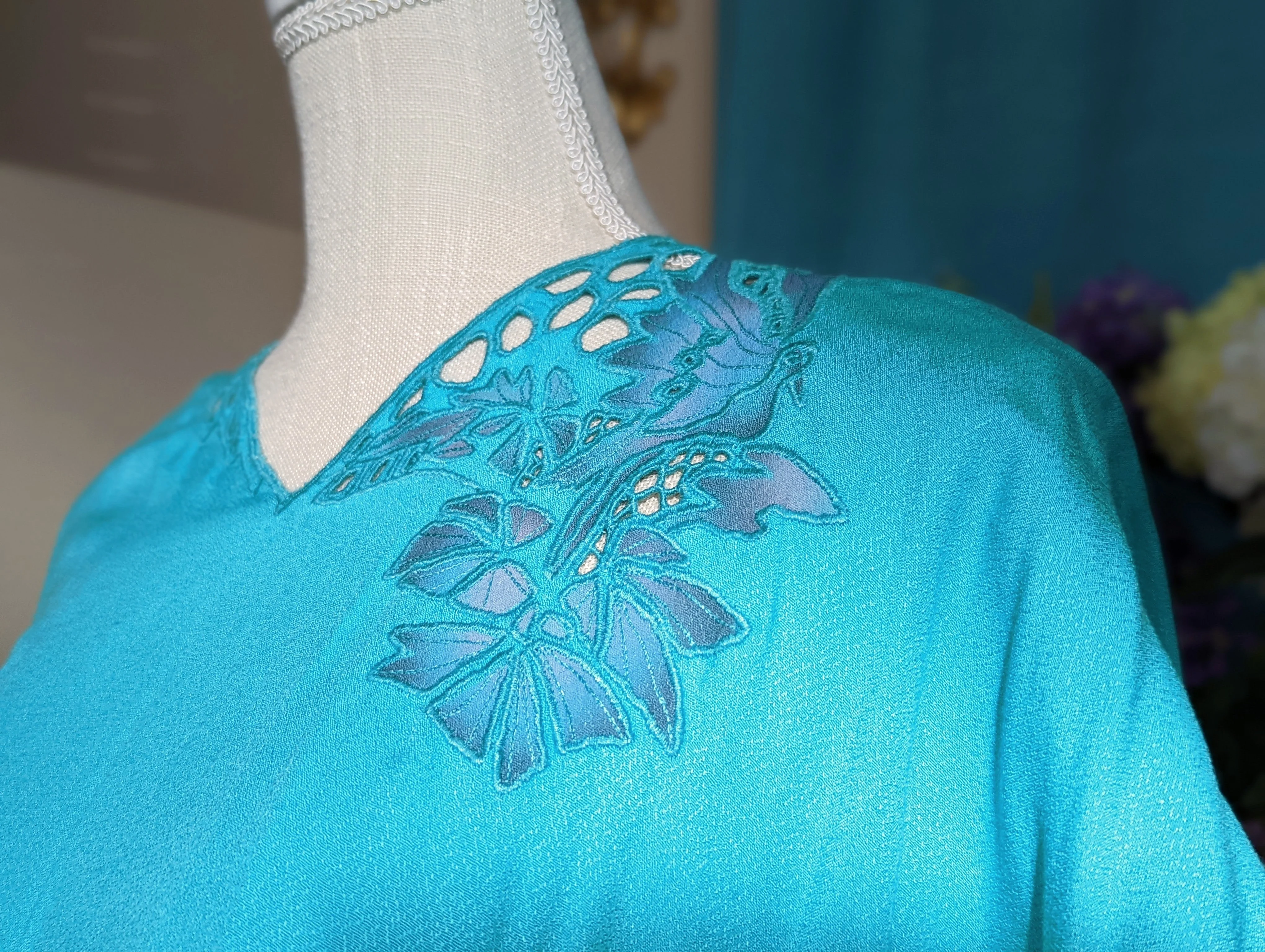 80s Sharalnel Blue Dress with Tropical Scenery - Image 3