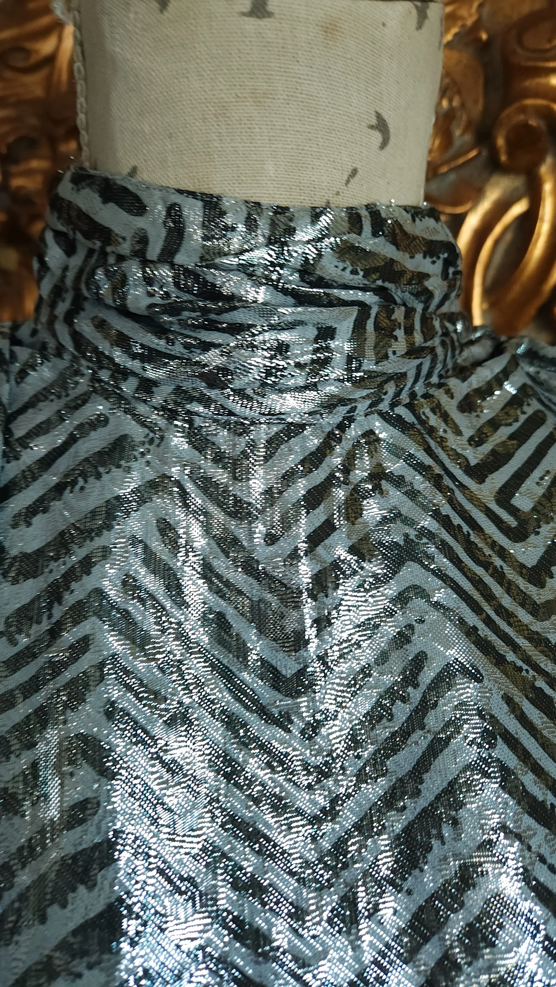 80s Shiny Metallic Silver And Black Zig Zag Blouse By Oleg Cassini - Image 5