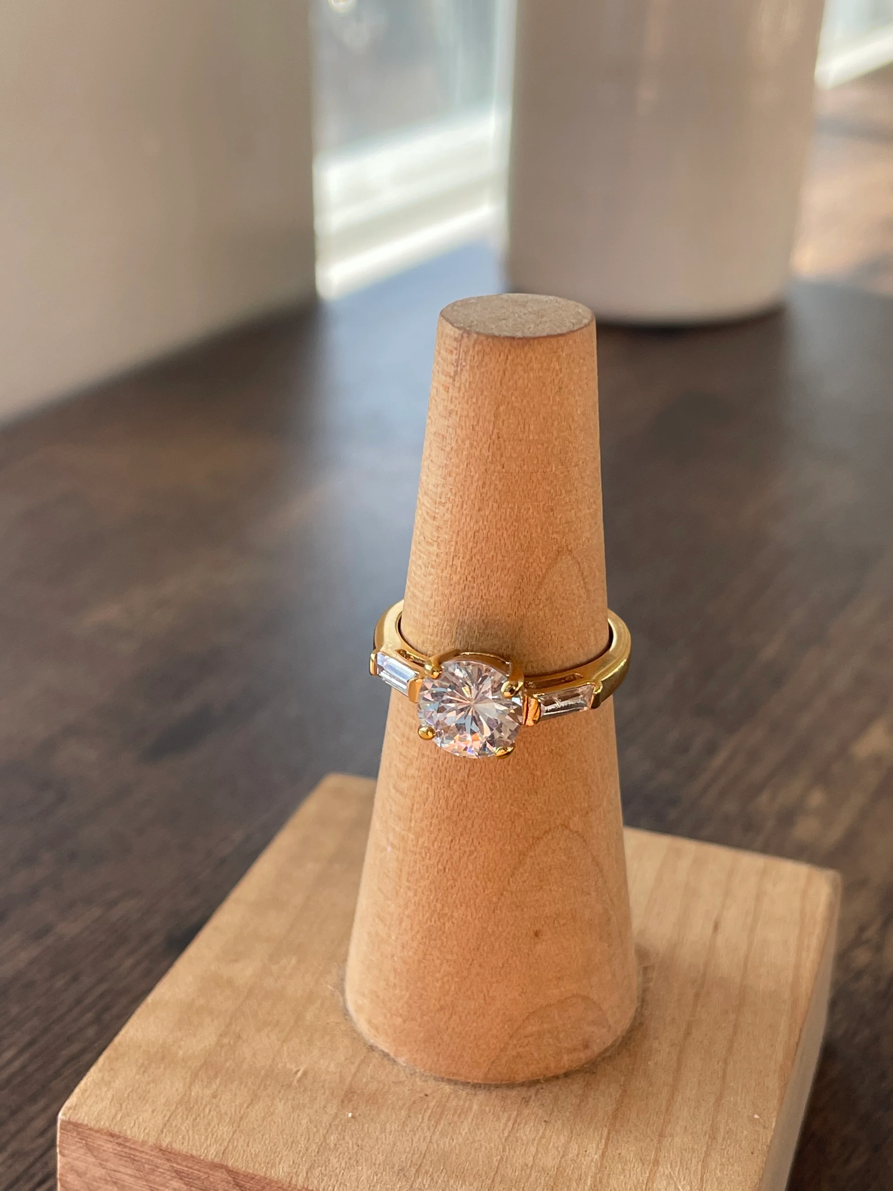80s Sparkling Cz Cocktail Ring - Image 4