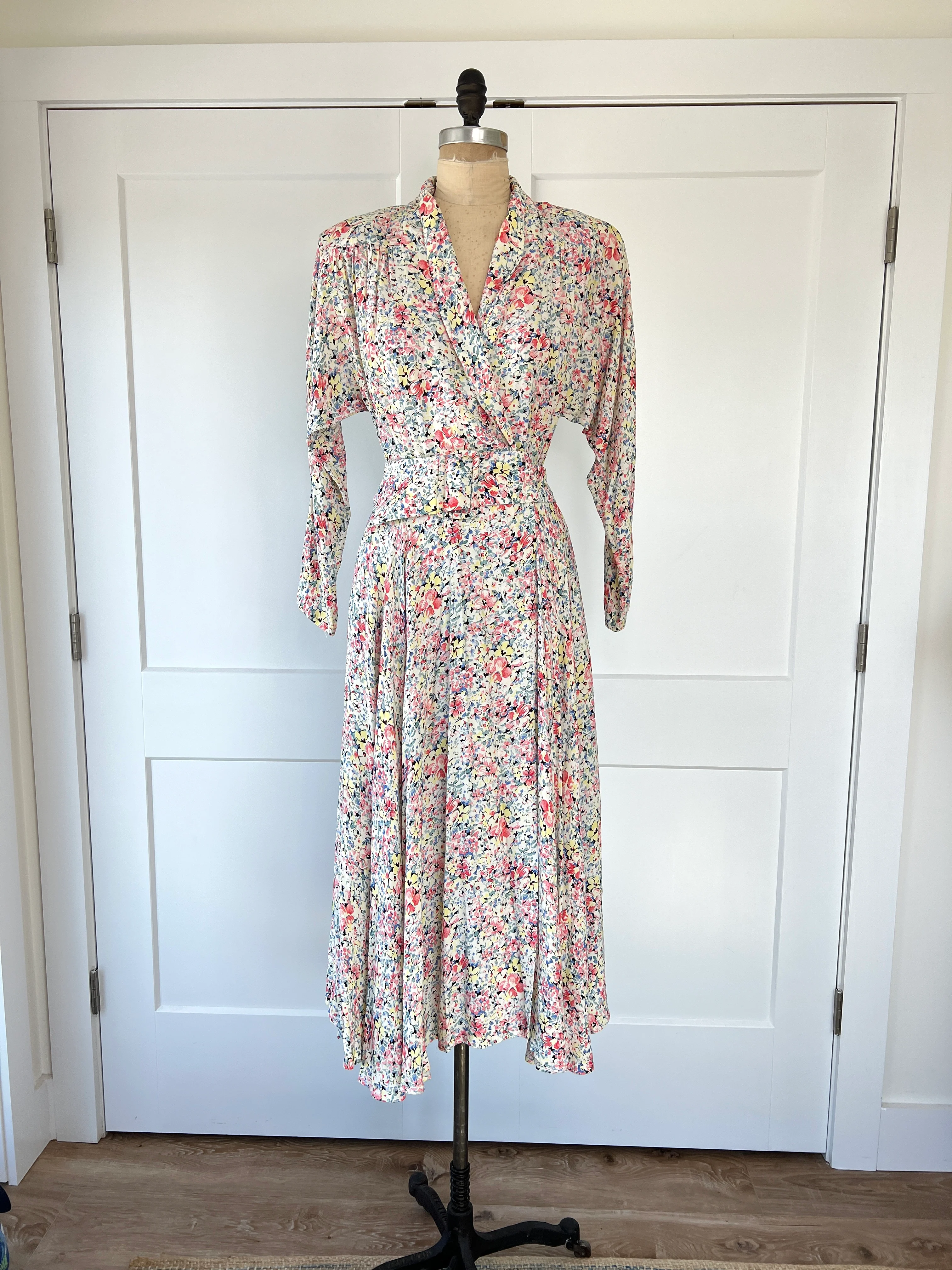 80s Sweet Floral Feminine Maxi Dress - Image 9