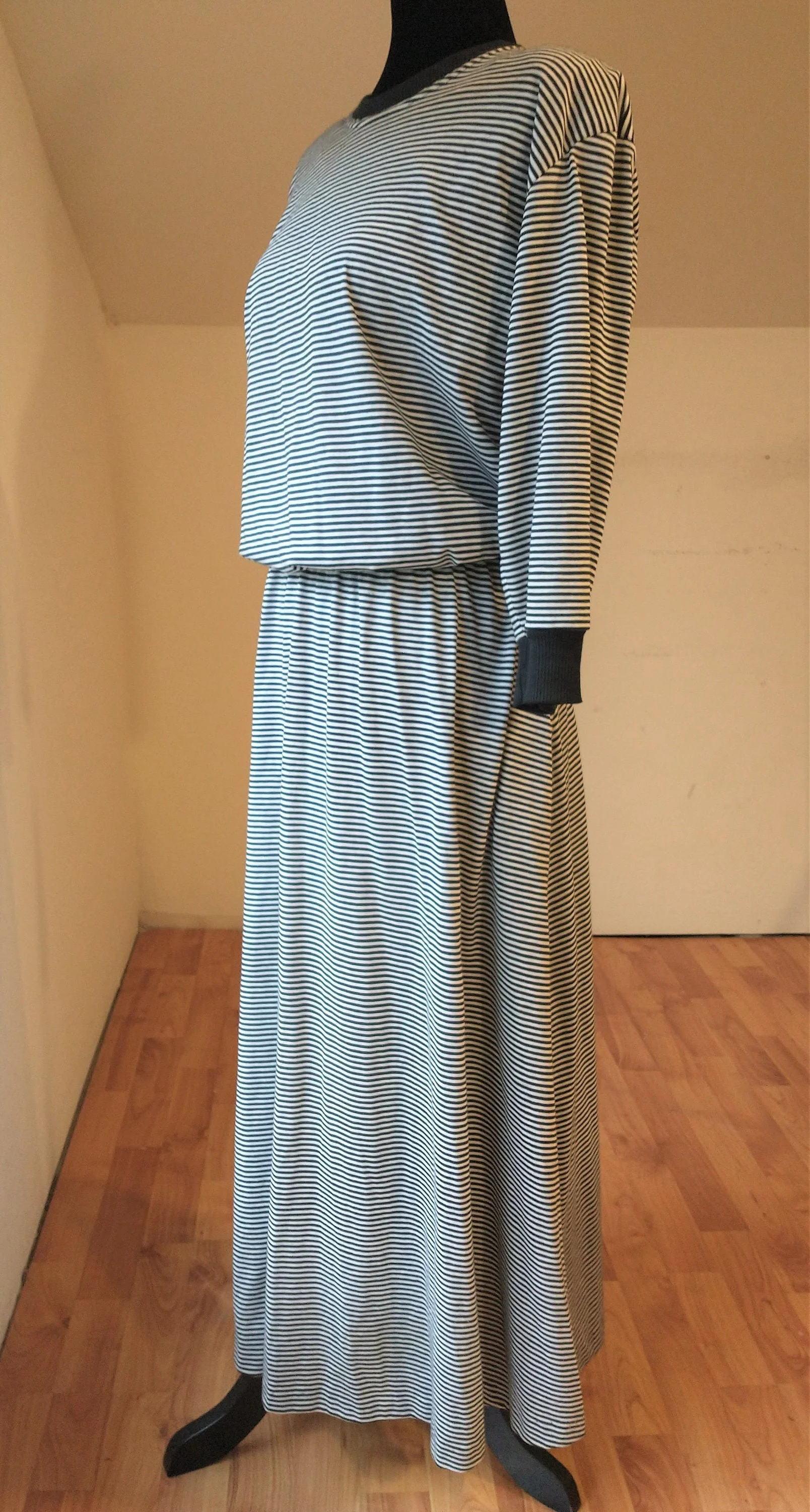 80s T-Shirt Dress Crew Collar Minimalist Black and White Striped Dress Cotton Poly Made In Usa by Alison J - Image 4