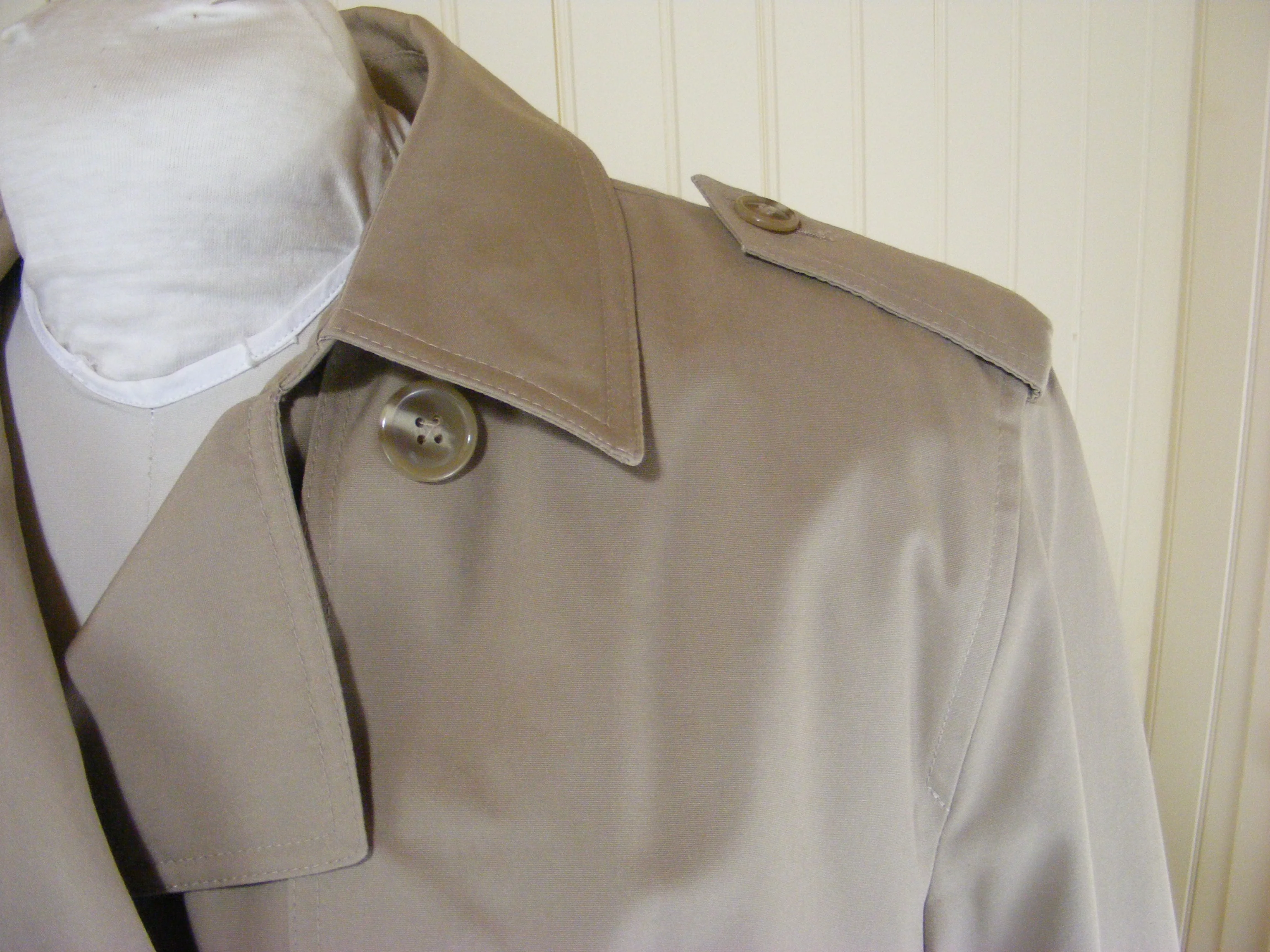 80s Trench Coat Deadstock Beige With Wool Scarf Belted By Misty Harbor - Image 11