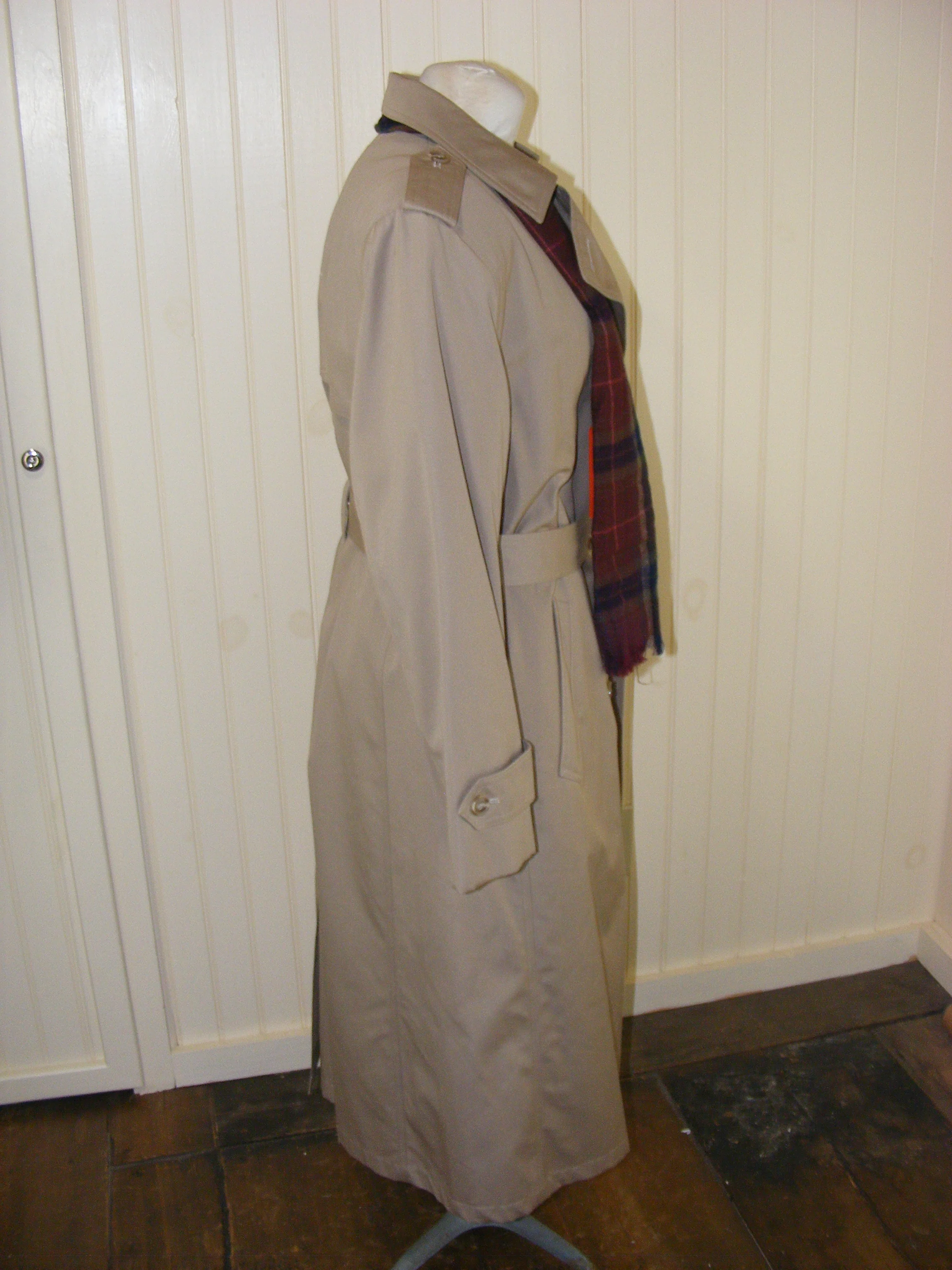 80s Trench Coat Deadstock Beige With Wool Scarf Belted By Misty Harbor - Image 12