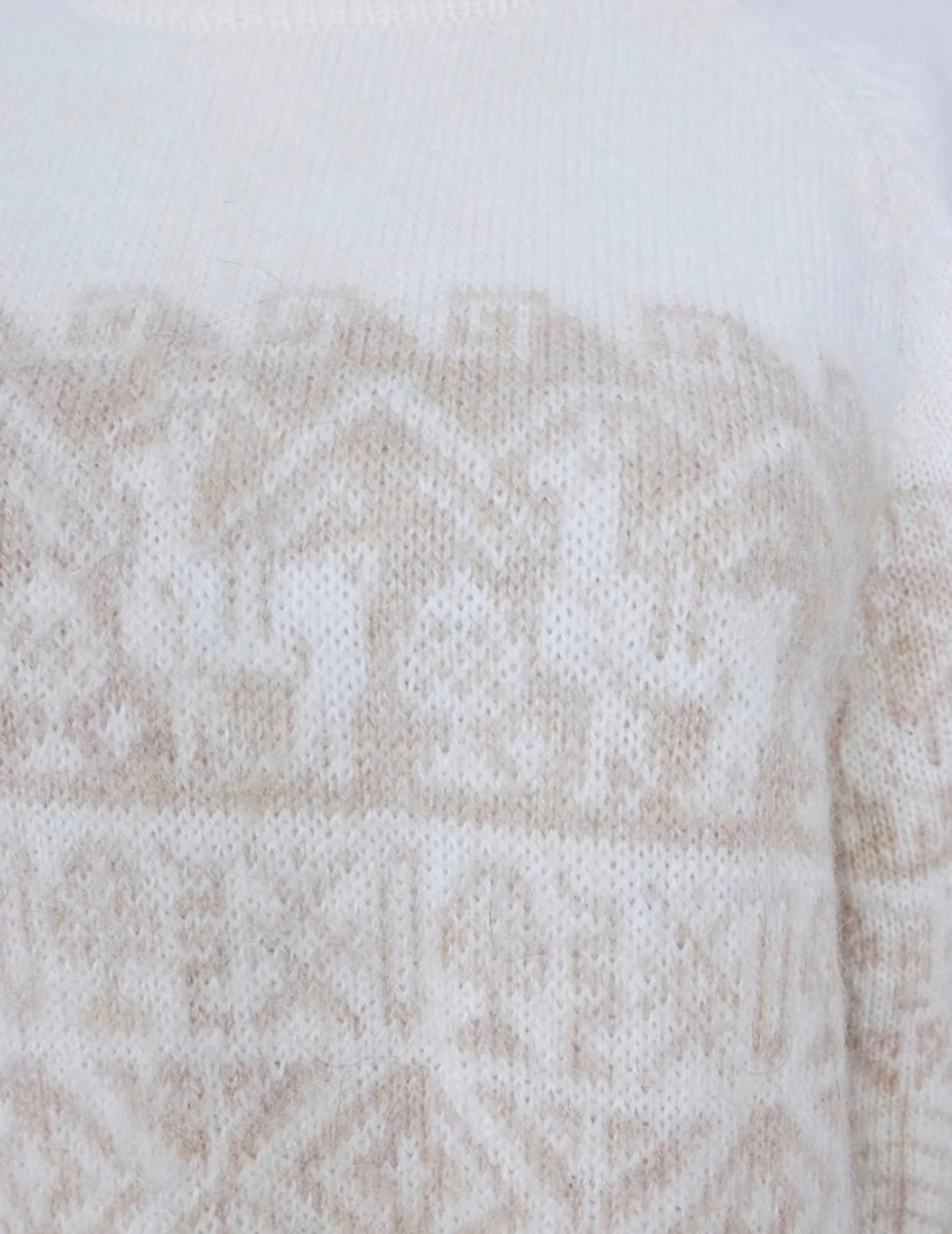 80s Vintage Cream And Tan Alpaca Oversized Sweater - Image 4