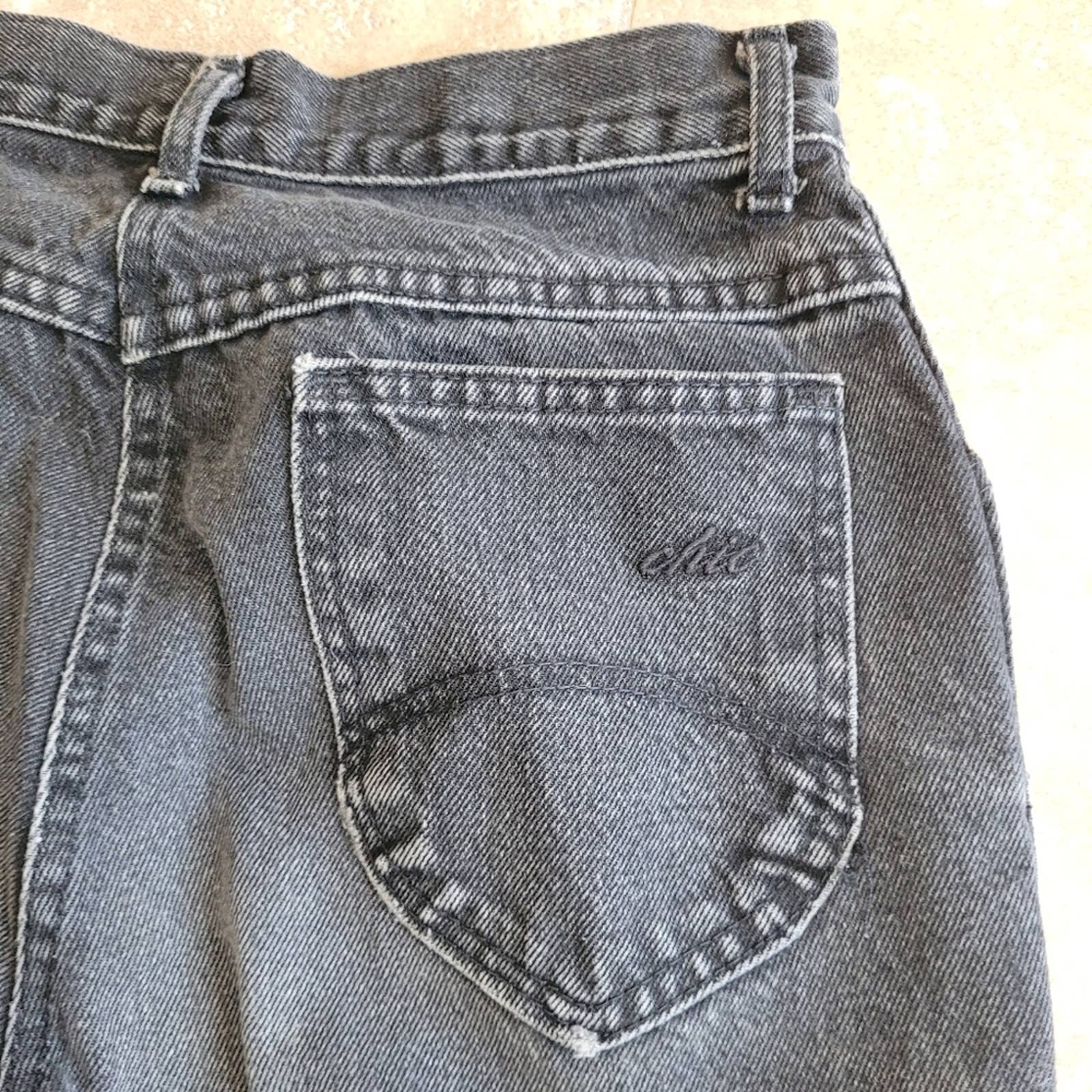 80s Vintage Faded Distressed Black High Waist Mom Jeans - Sz. Xs by Chic - Image 8
