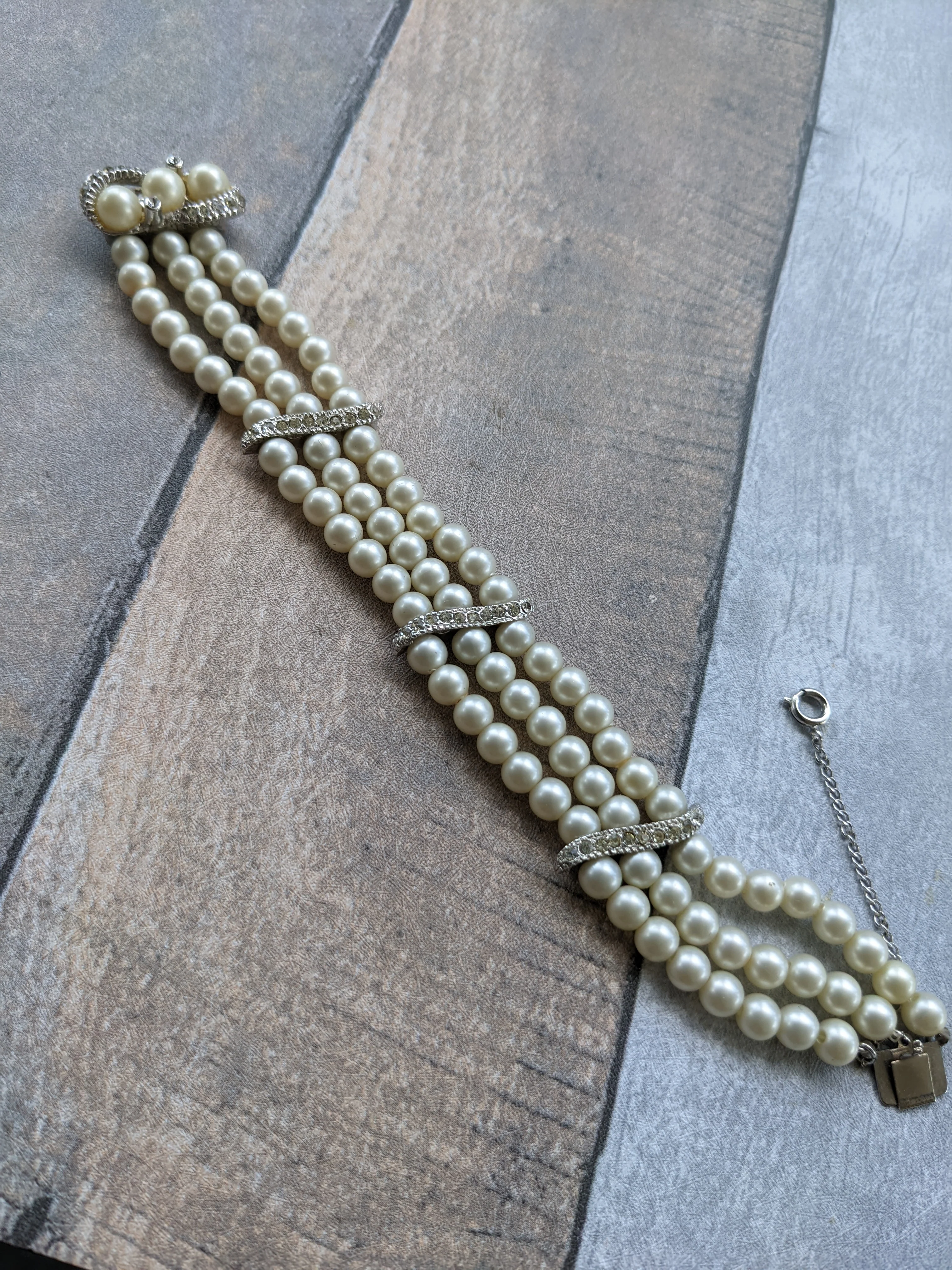 80s Vintage Faux Pearl Rhinestone 3 Strand Bracelet - Image 4