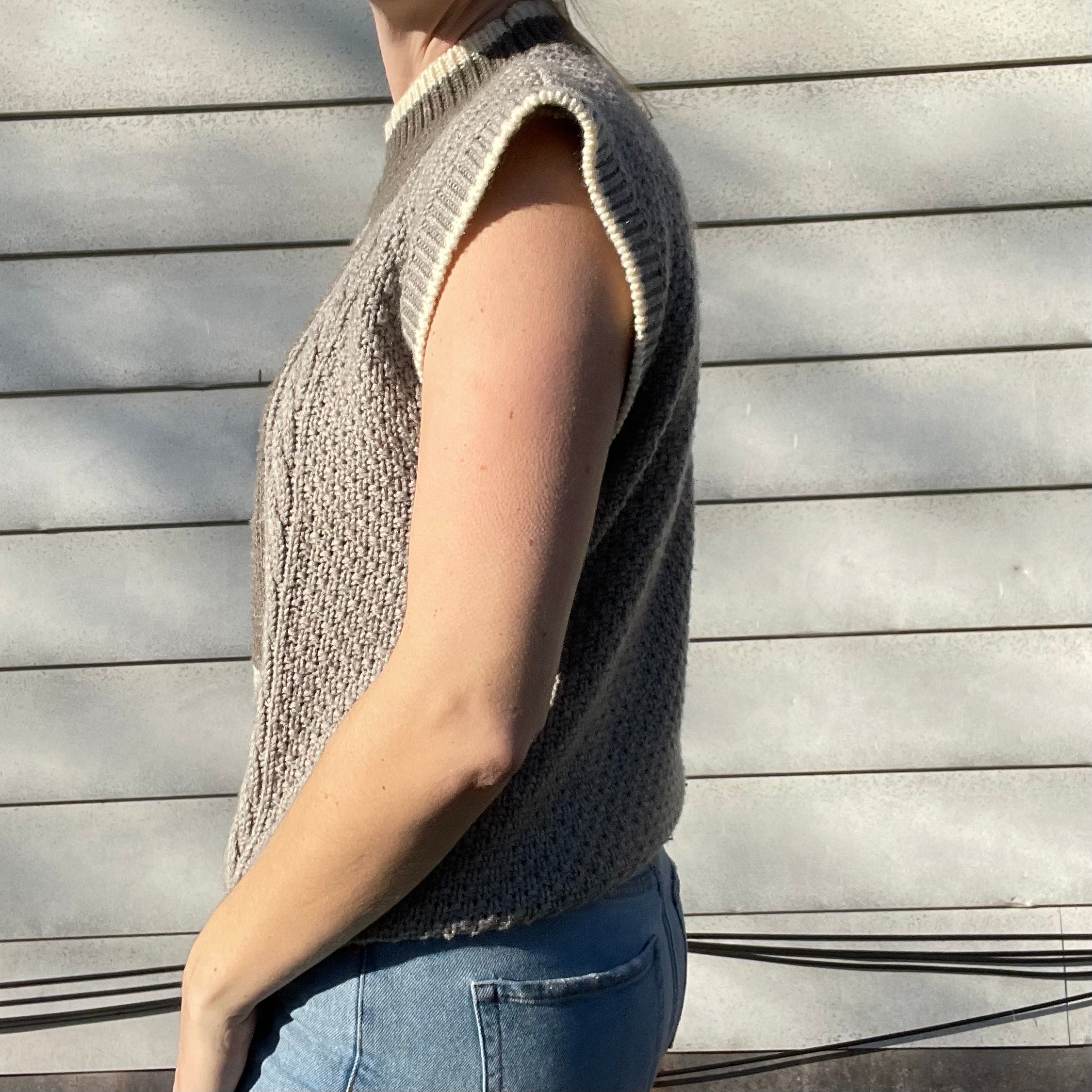 80s Vintage Sleeveless Knit Sweater Vest By Cheryl Tiegs - Image 7