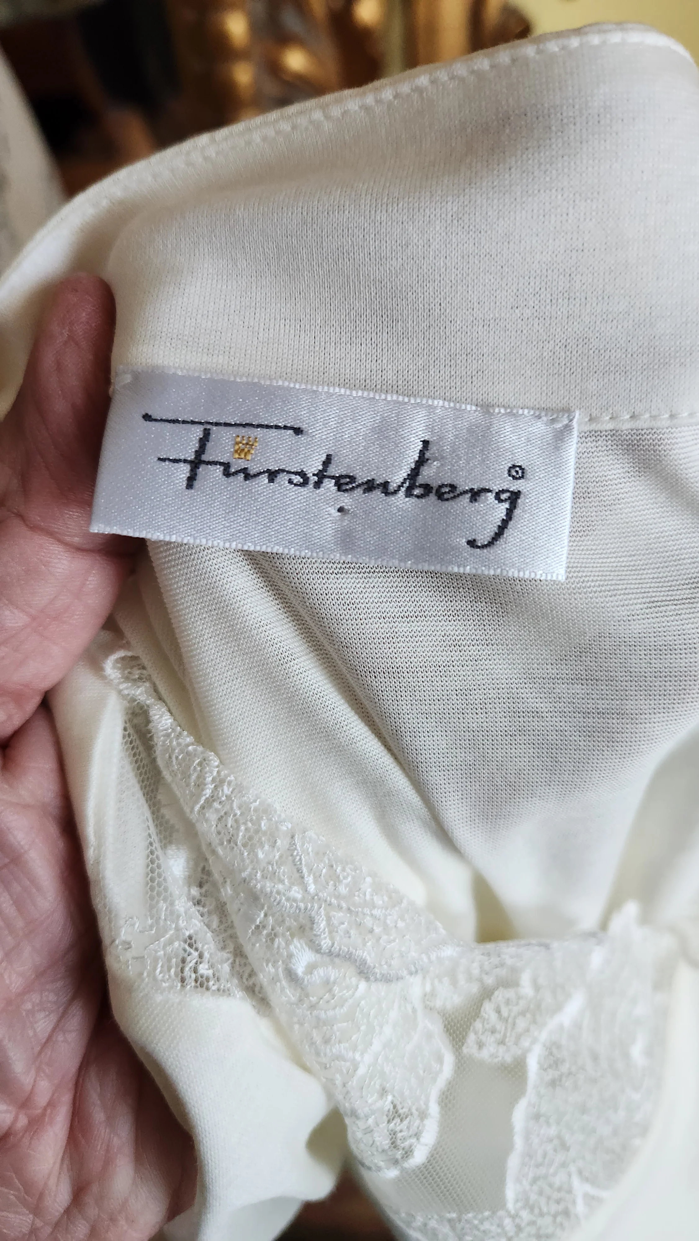 80s White Cotton Jersey Night Gown With Lace Applique By Furstenberg - Image 9
