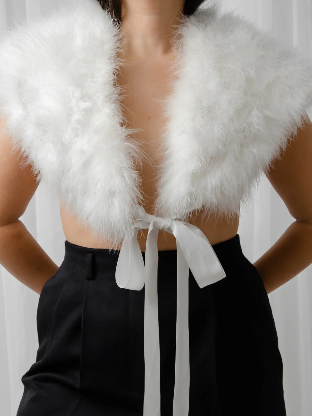 80s White Marabou Feather Shawl - Image 4