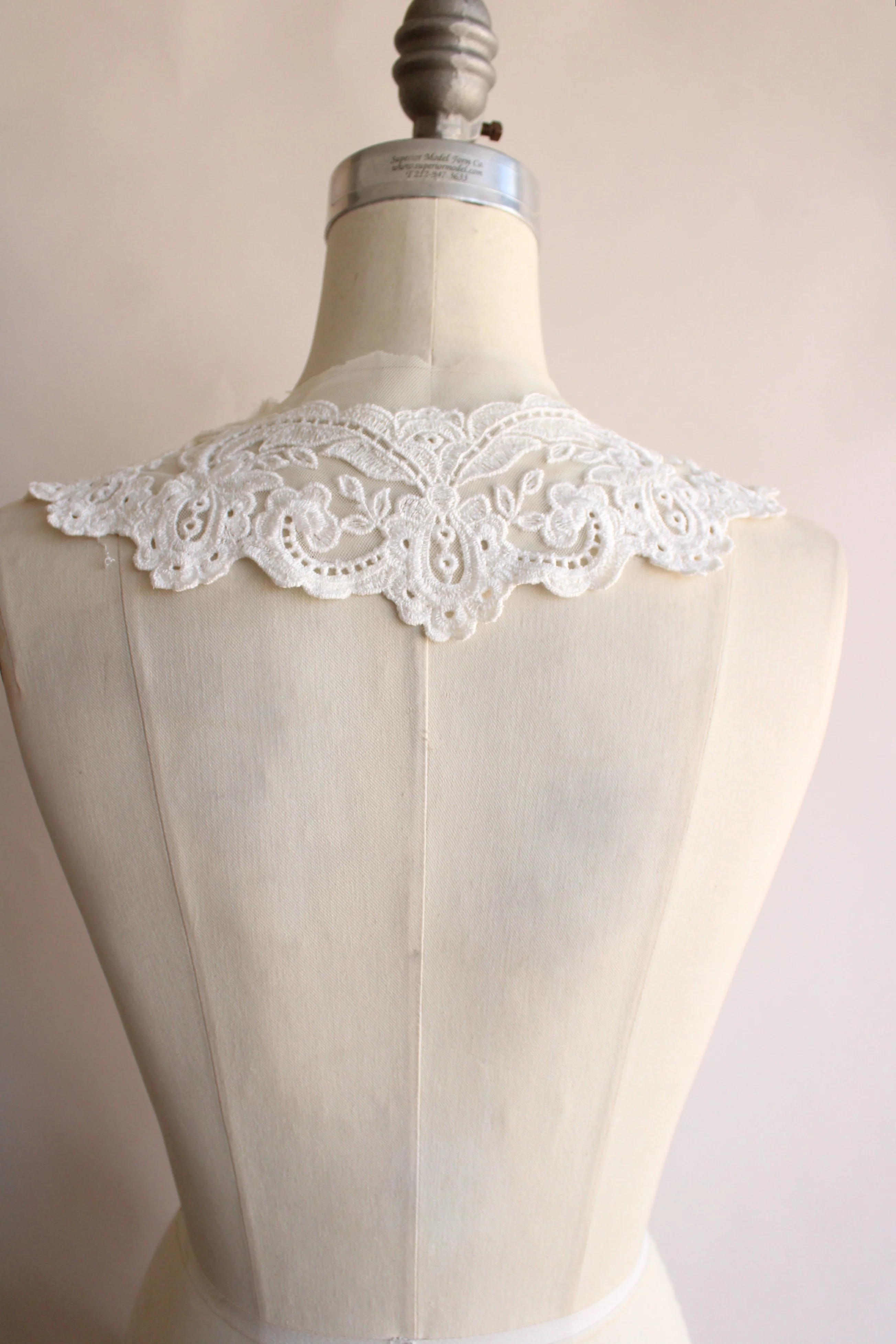 80s Winter White Lace Dress Collar - Image 12