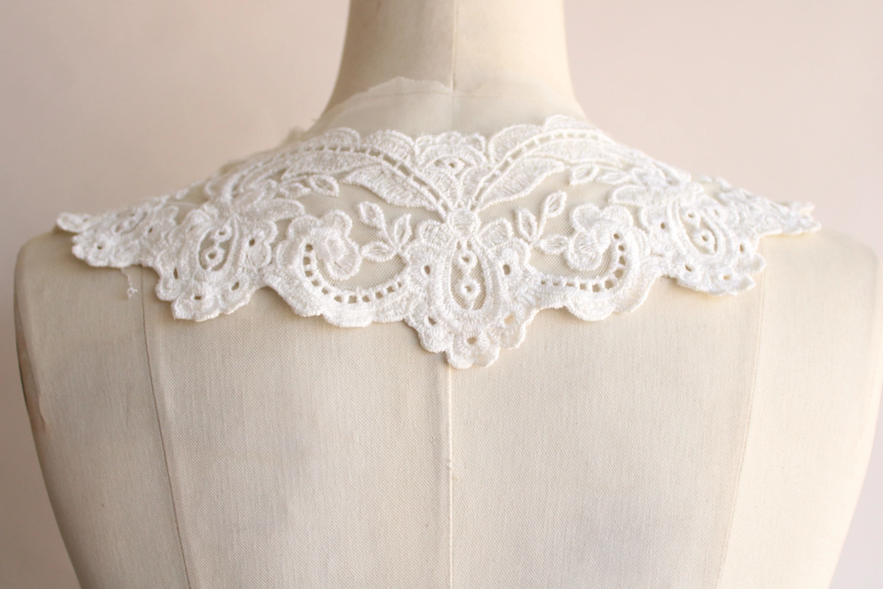 80s Winter White Lace Dress Collar - Image 13