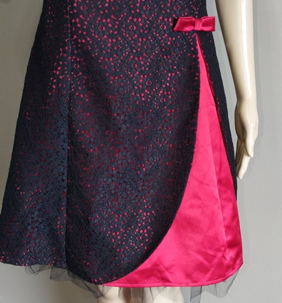 90’s Black and Red Formal Dress by Betsy & Adam By Linda Bernell - Image 5