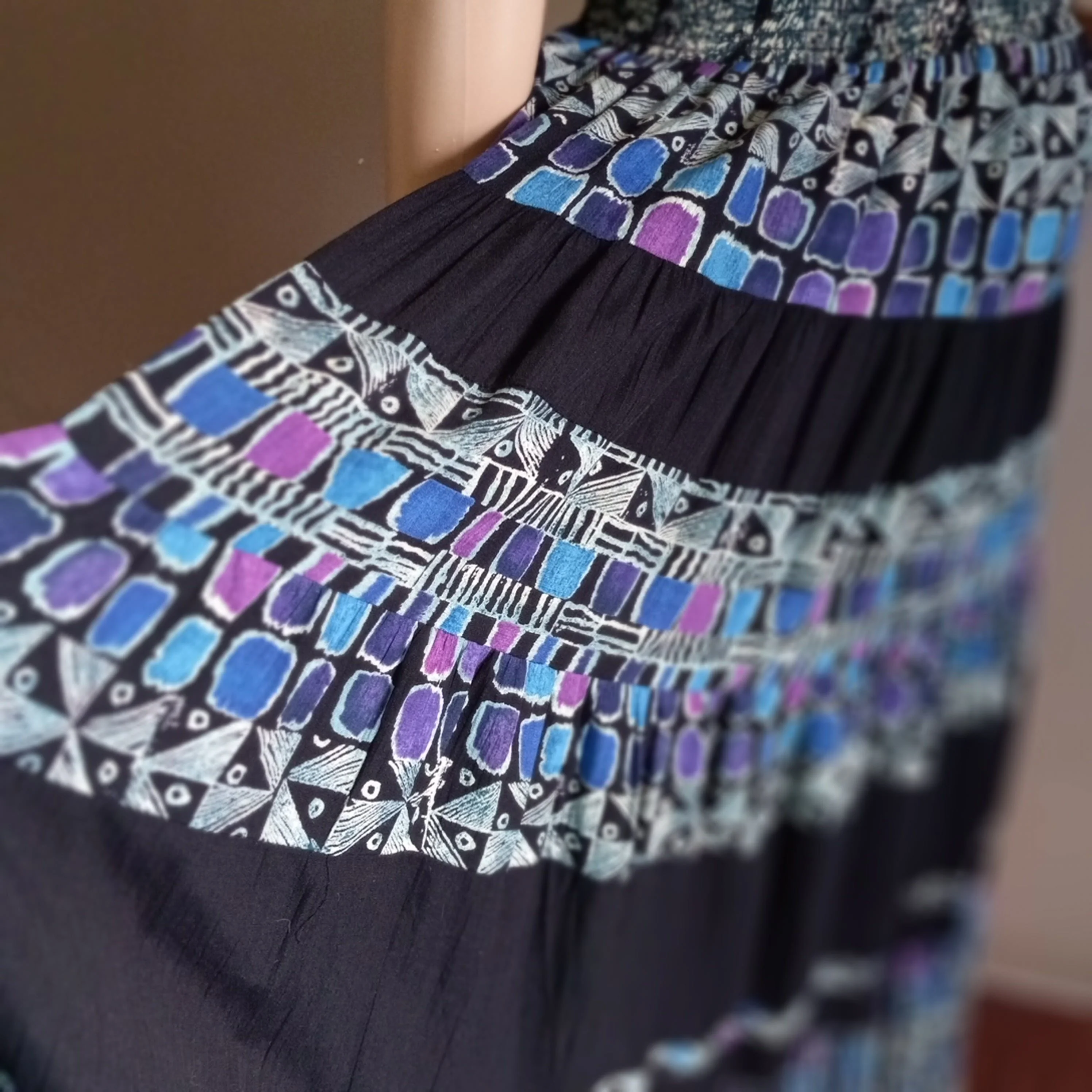 90’s Graphic Design Flare Dress with Stretch Waist by Carole Little - Image 4