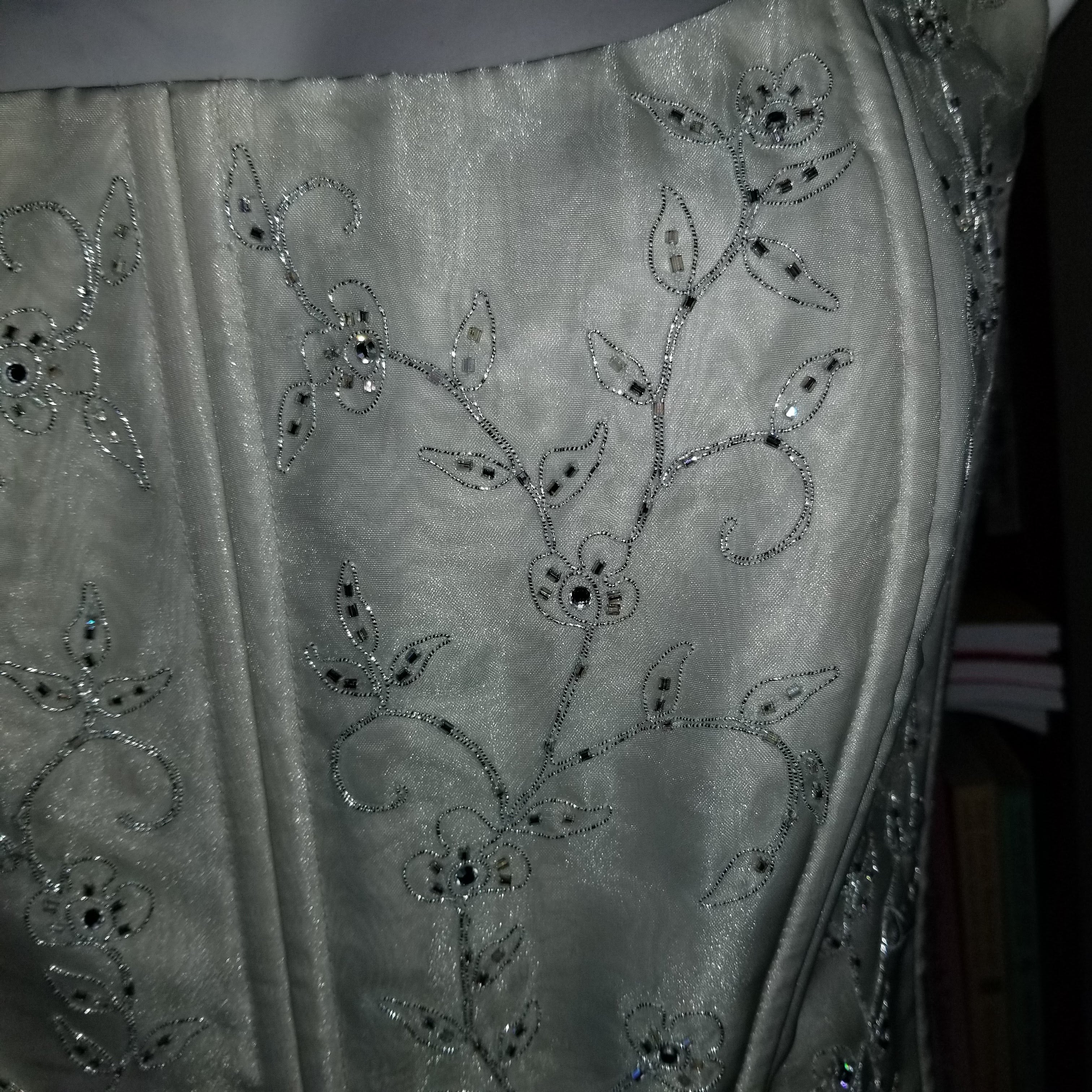 90s/00s Baby Green Popover Gown W Sequin/bead/crystals By Michelangelo - Image 4