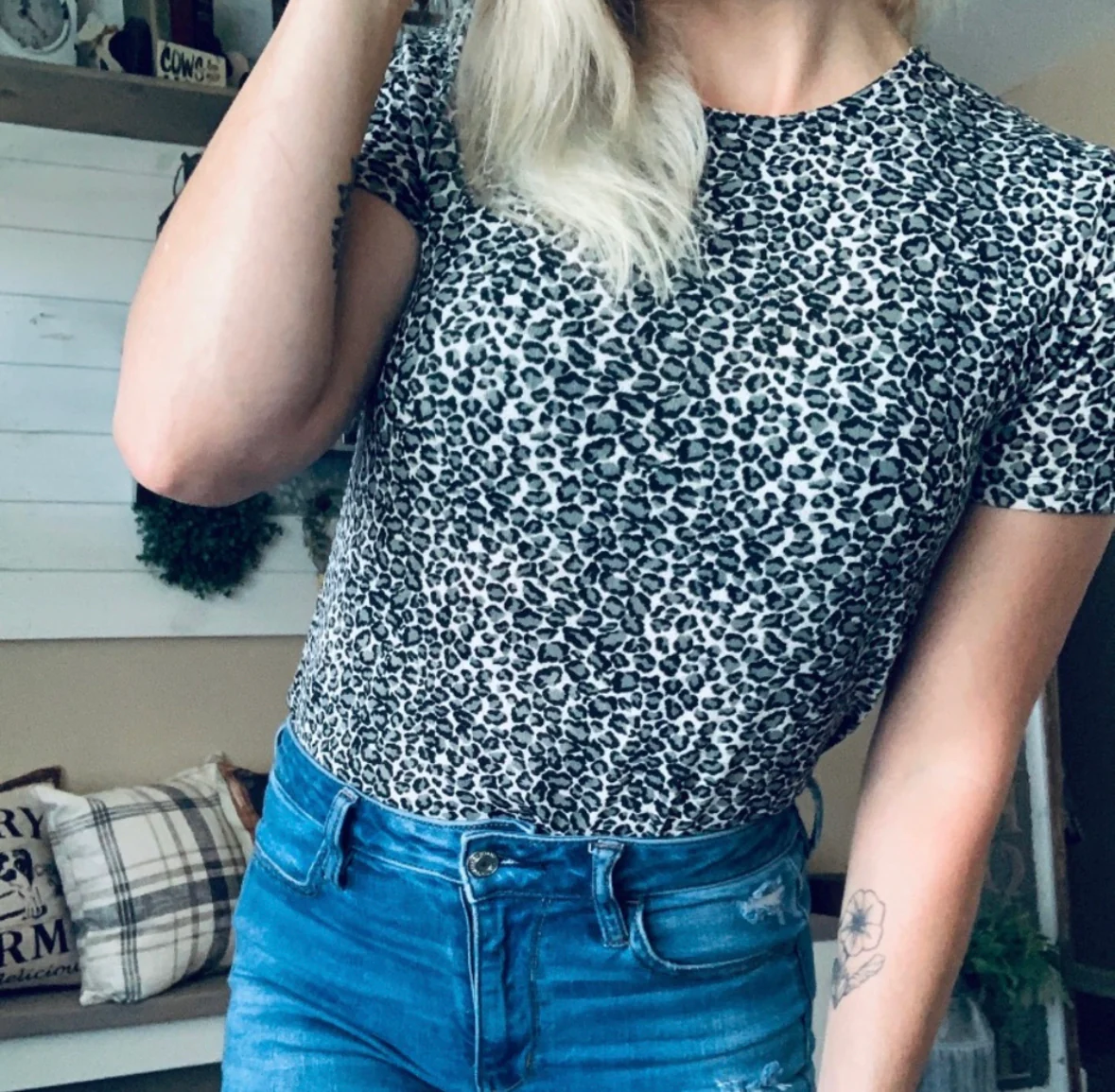 90s/00s Black And Gray Spandex Nylon Leopard Print Blouse By Bentley - Image 3