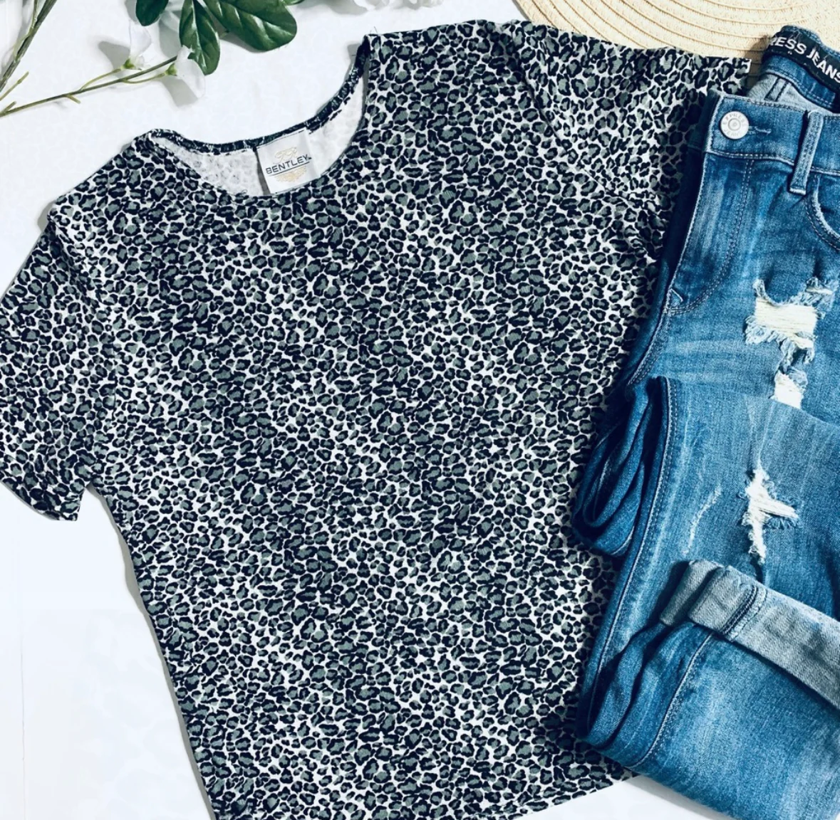 90s/00s Black And Gray Spandex Nylon Leopard Print Blouse By Bentley - Image 4