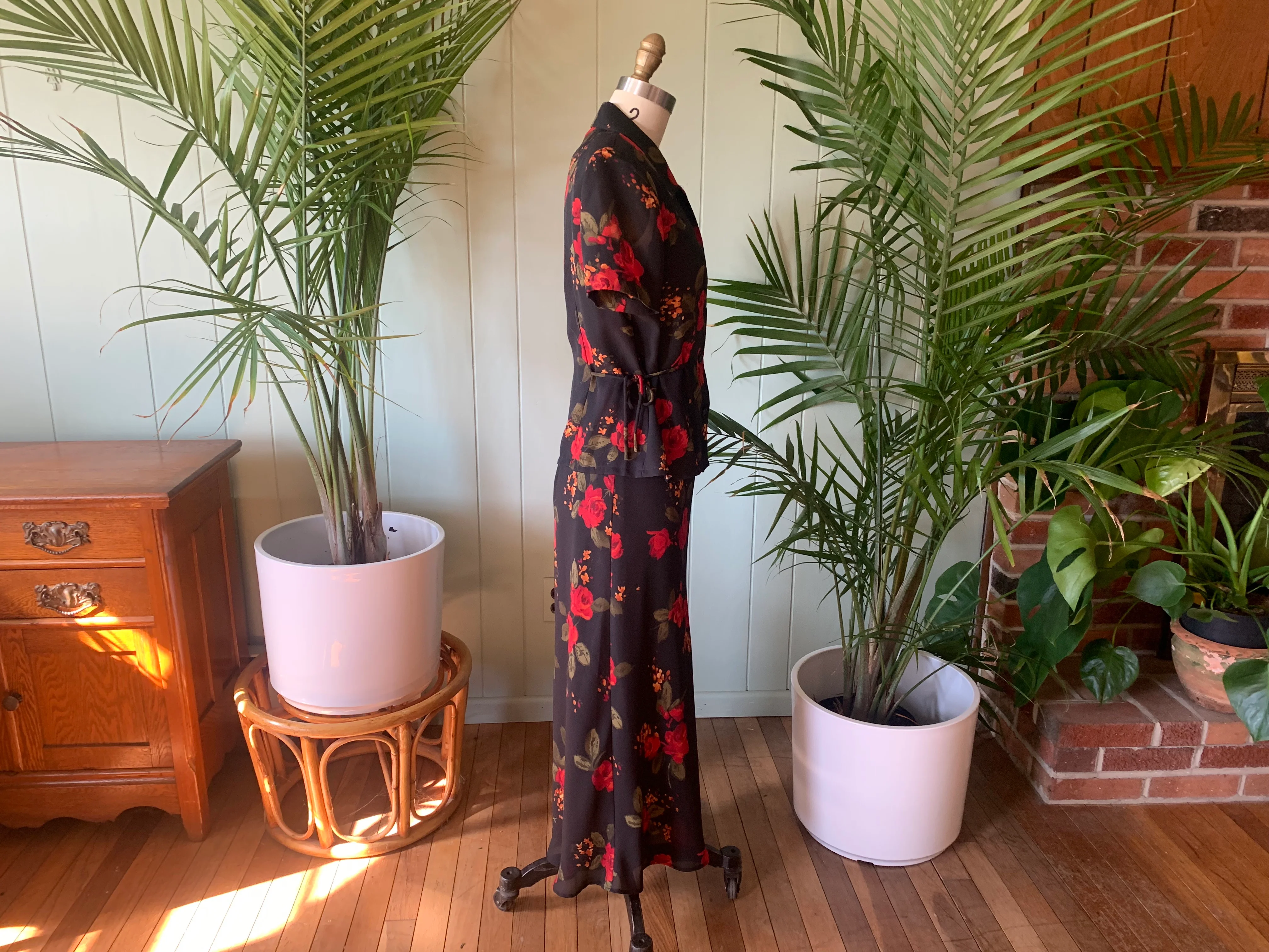 90s/00s Black And Red Floral Print Midi Dress And Jacket By R & K Originals - Image 9