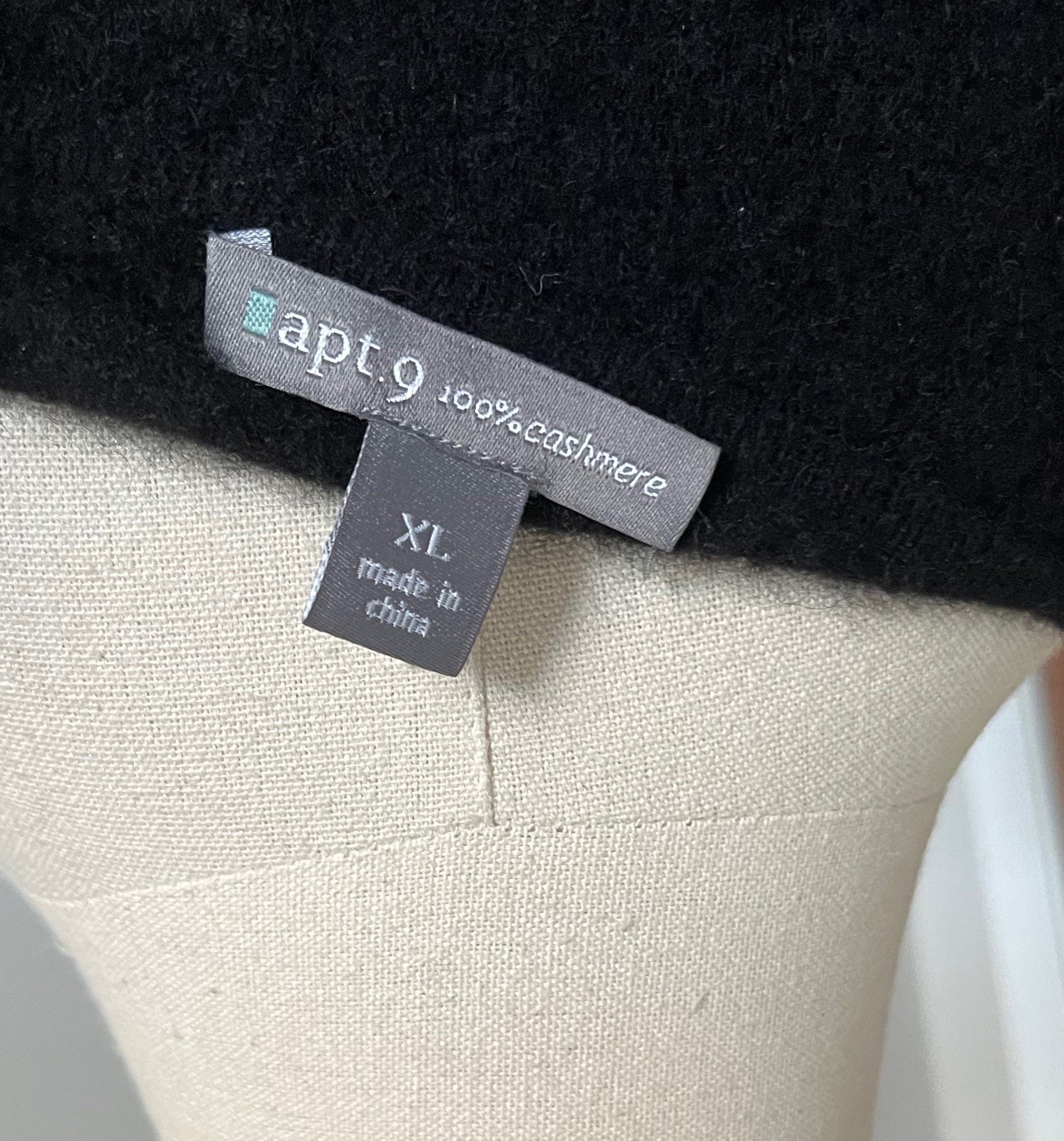 90s/00s Black Argyle Diamond Cashmere Cardigan Sweater By Apartment 9 - Image 5