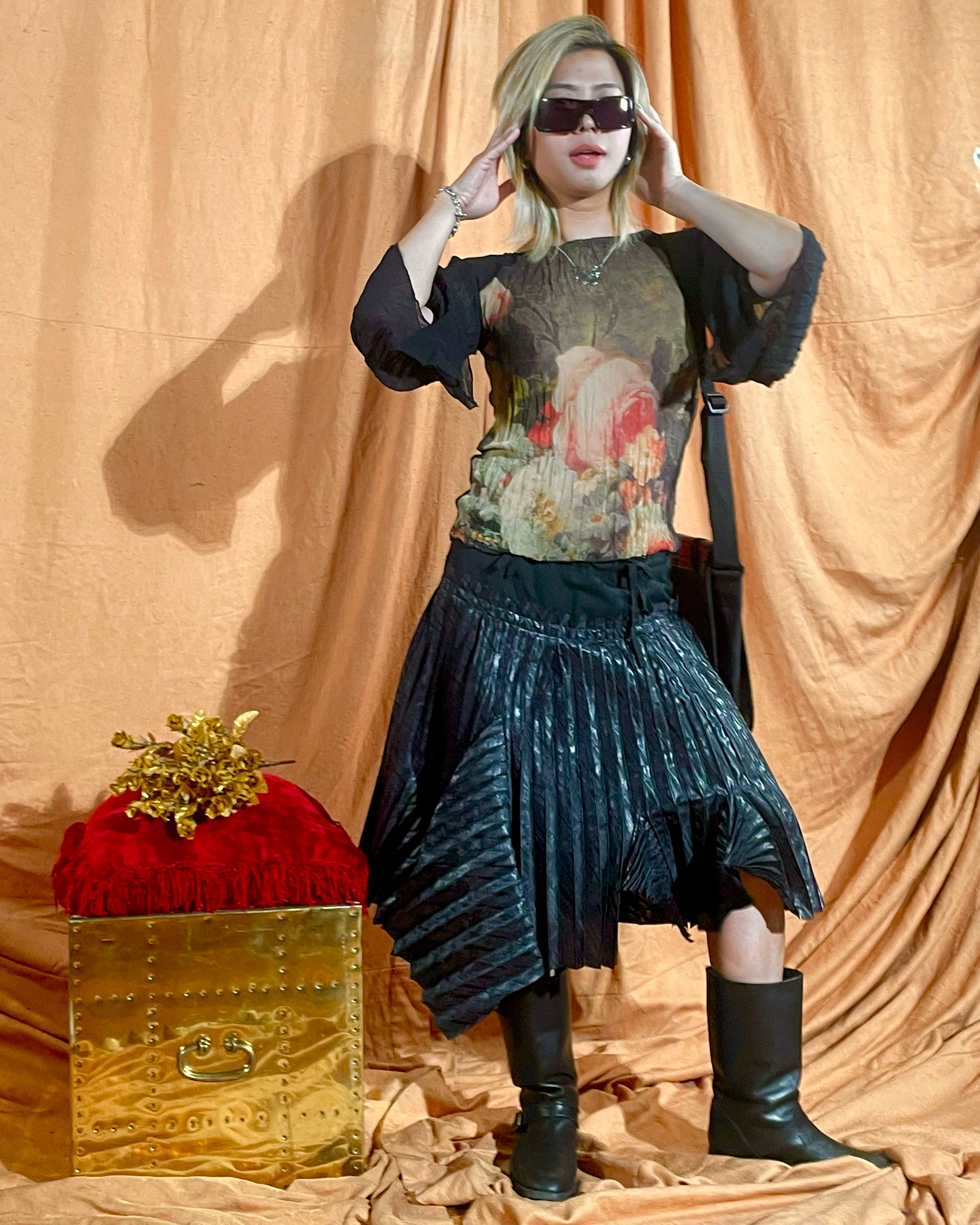 90s/00s Black Canvas Accordion Pleated Angel Hem Skirt By Marithé Francois Girbaud - Image 4