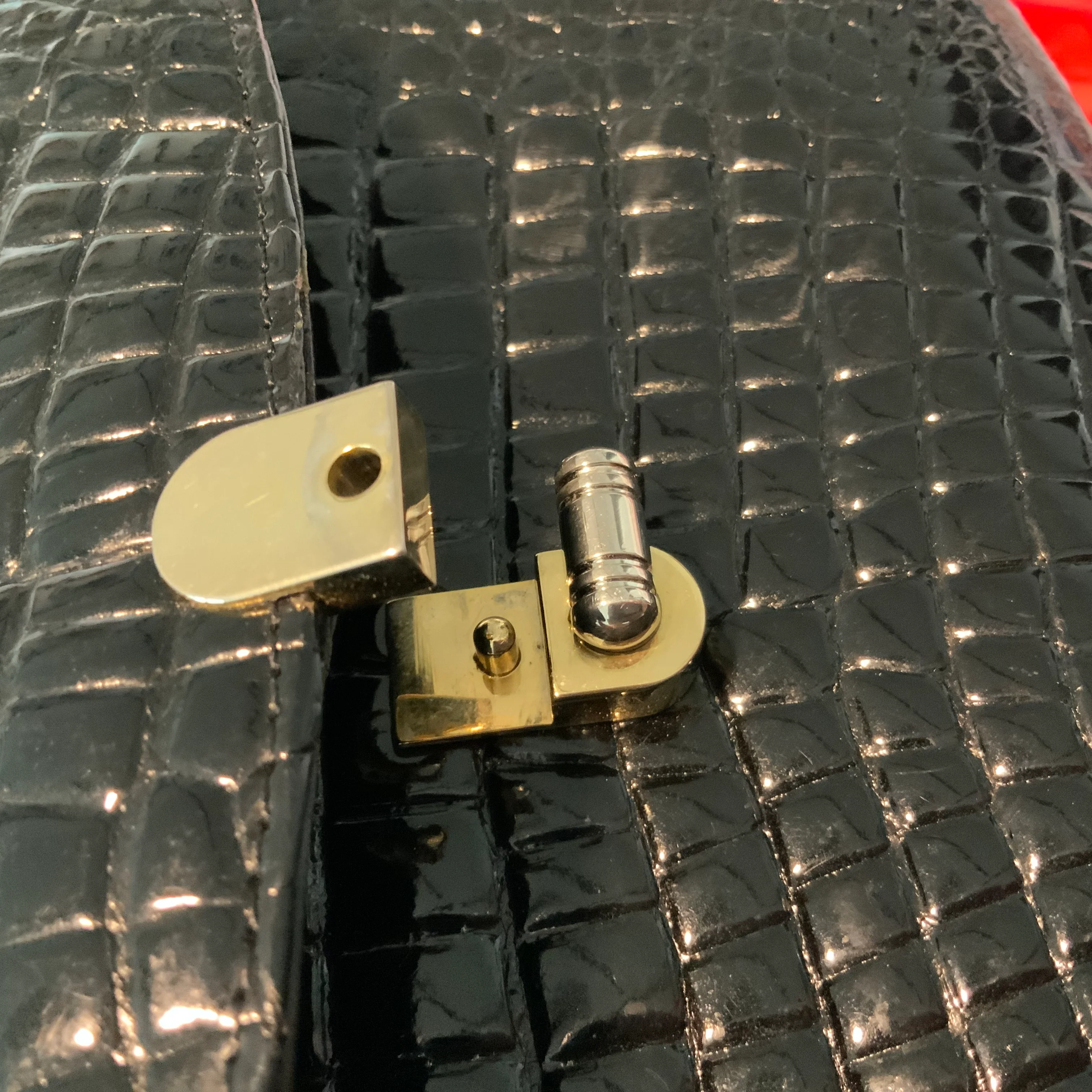 90s/00s Black Patent Leather Croc Embossed Expandable By Genghiz K - Image 14