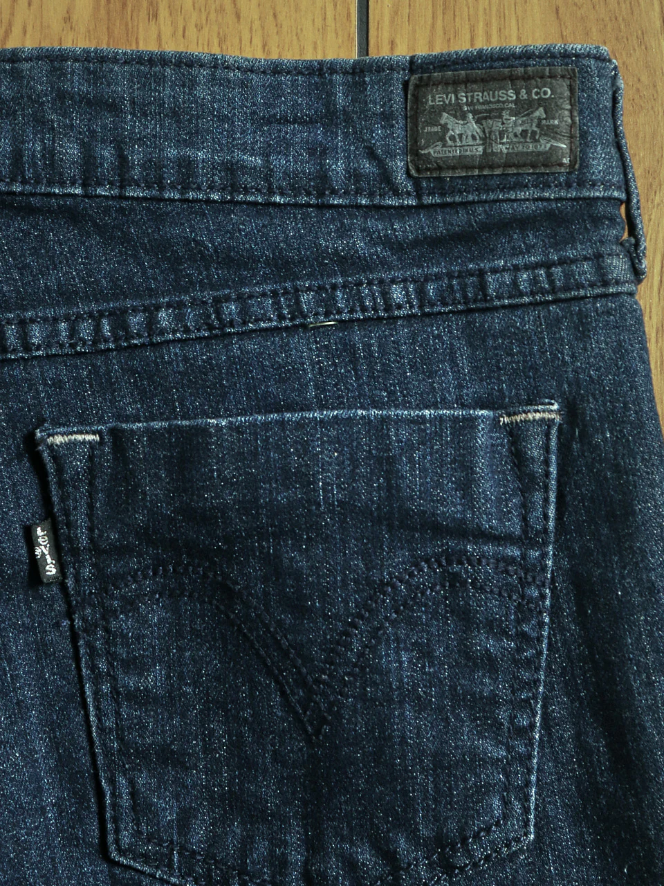 90s/00s Black Tag Bell Bottoms - 32x32 By Levi's - Image 4