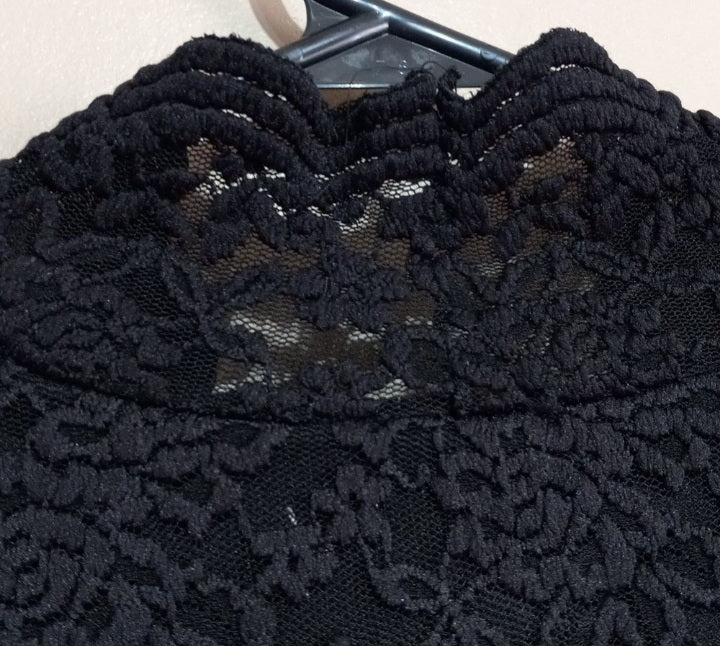 90s/00s Black Textured Floral Lace With Lining Top By Coldwater - Image 4