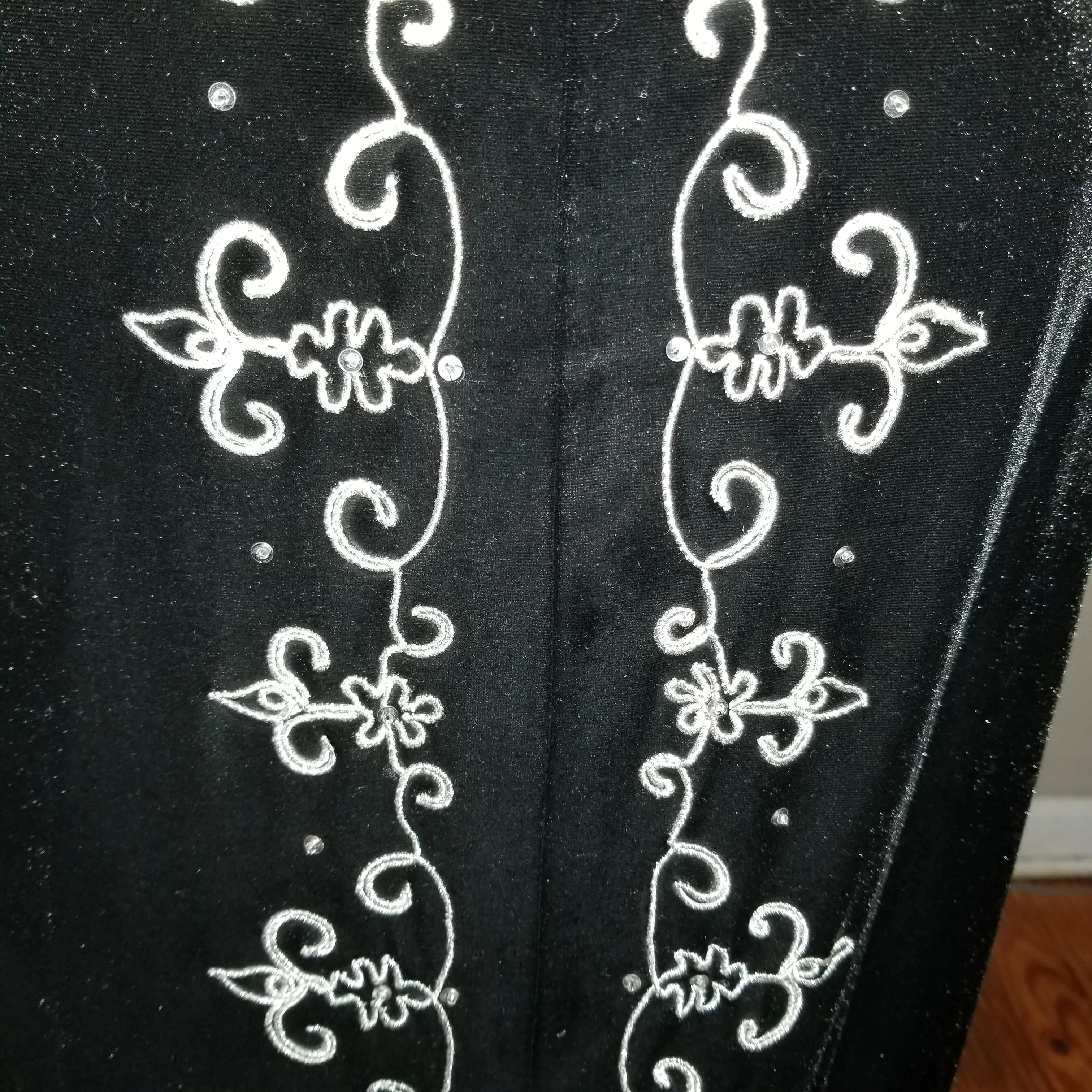 90s/00s Black Velour Gown W Silver Detail And Train By Blondie Nites - Image 3