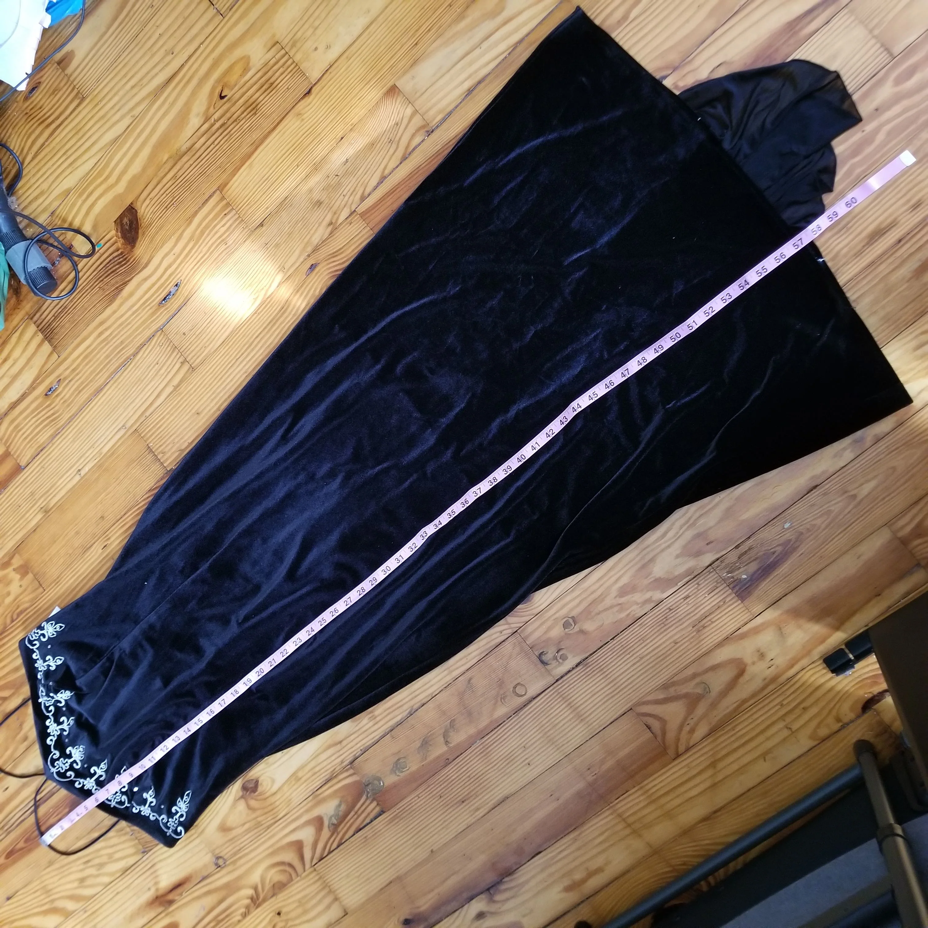 90s/00s Black Velour Gown W Silver Detail And Train By Blondie Nites - Image 9