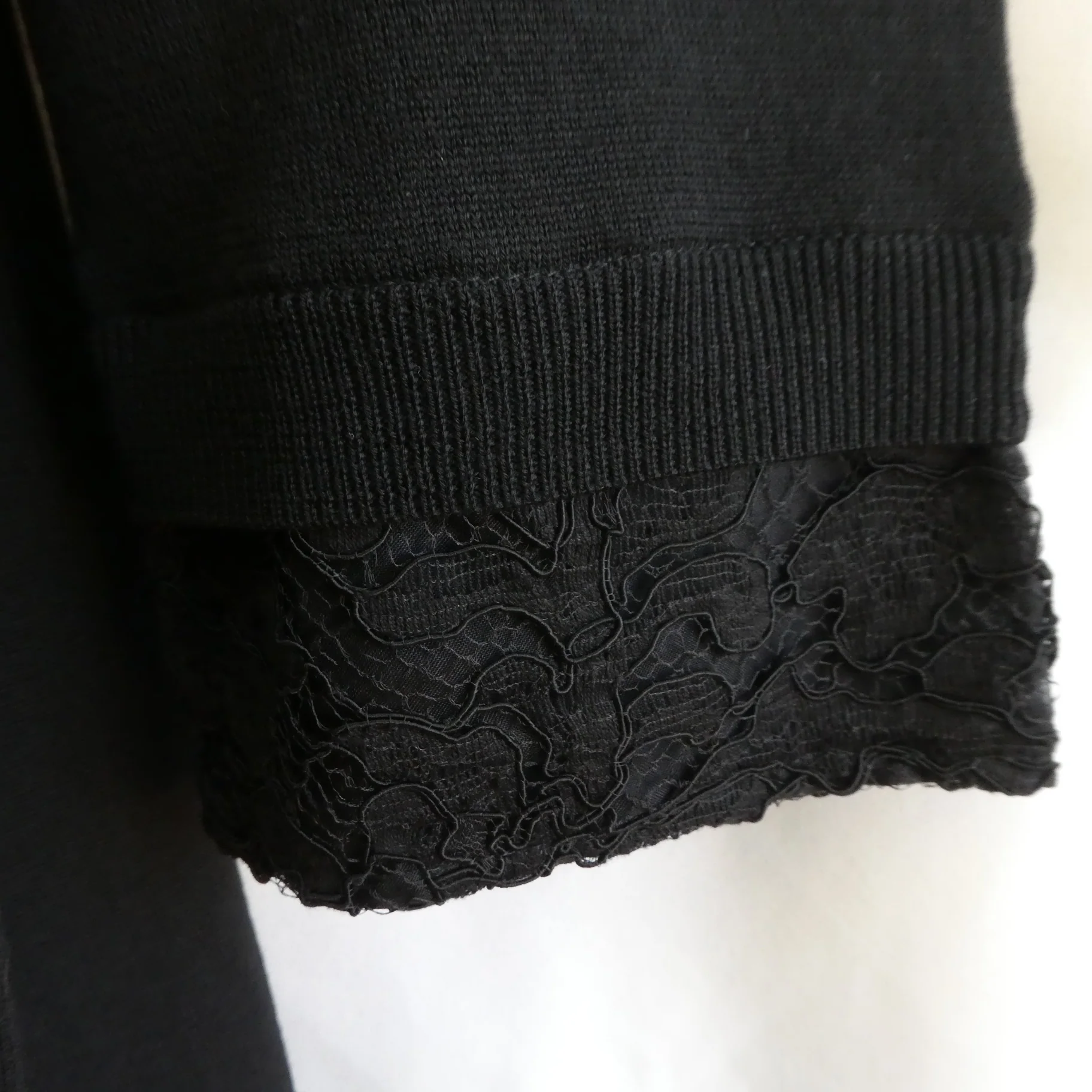 90s/00s Black Wool Knit Deep V Lace Collared Dicky S By St. John - Image 4