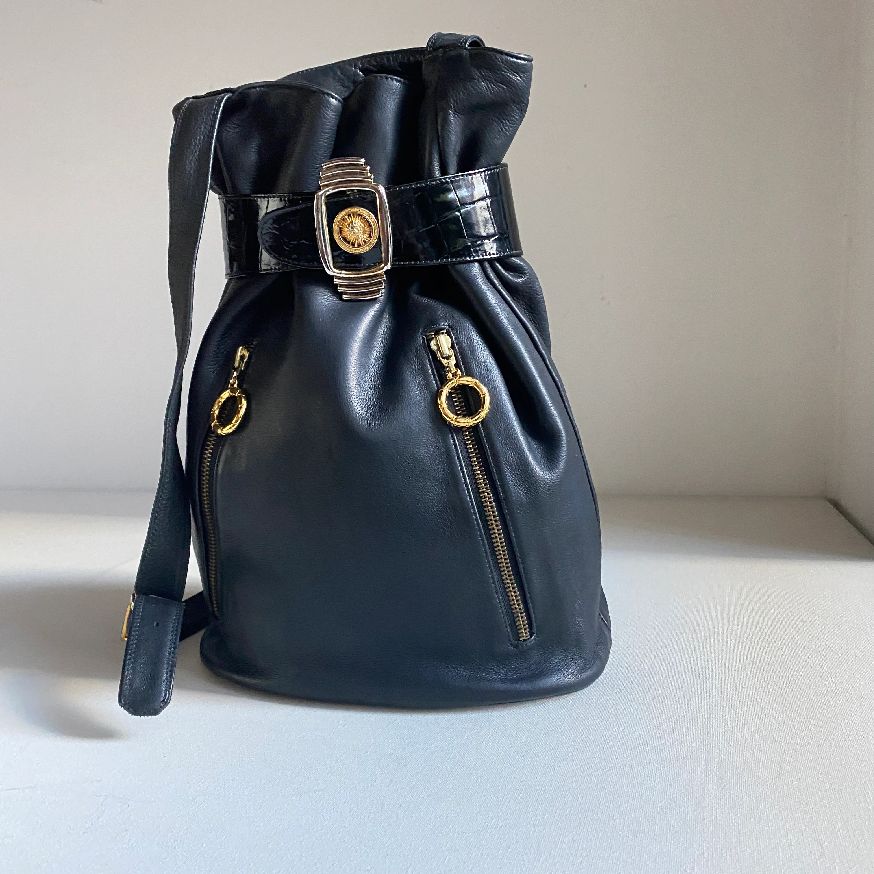 90s/00s Buttery Soft Black Leather Lion Head Bucket Bag - Image 3