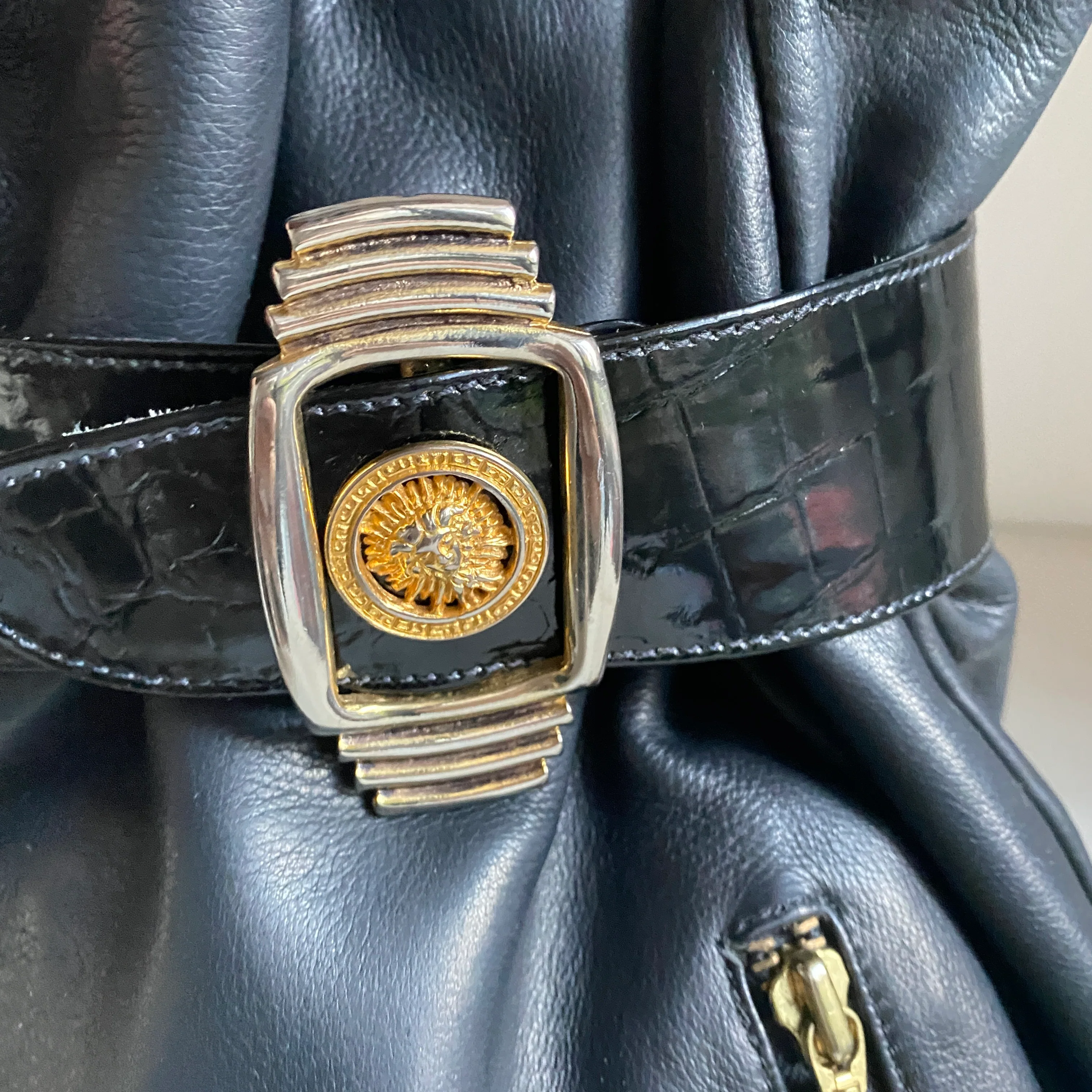 90s/00s Buttery Soft Black Leather Lion Head Bucket Bag - Image 4