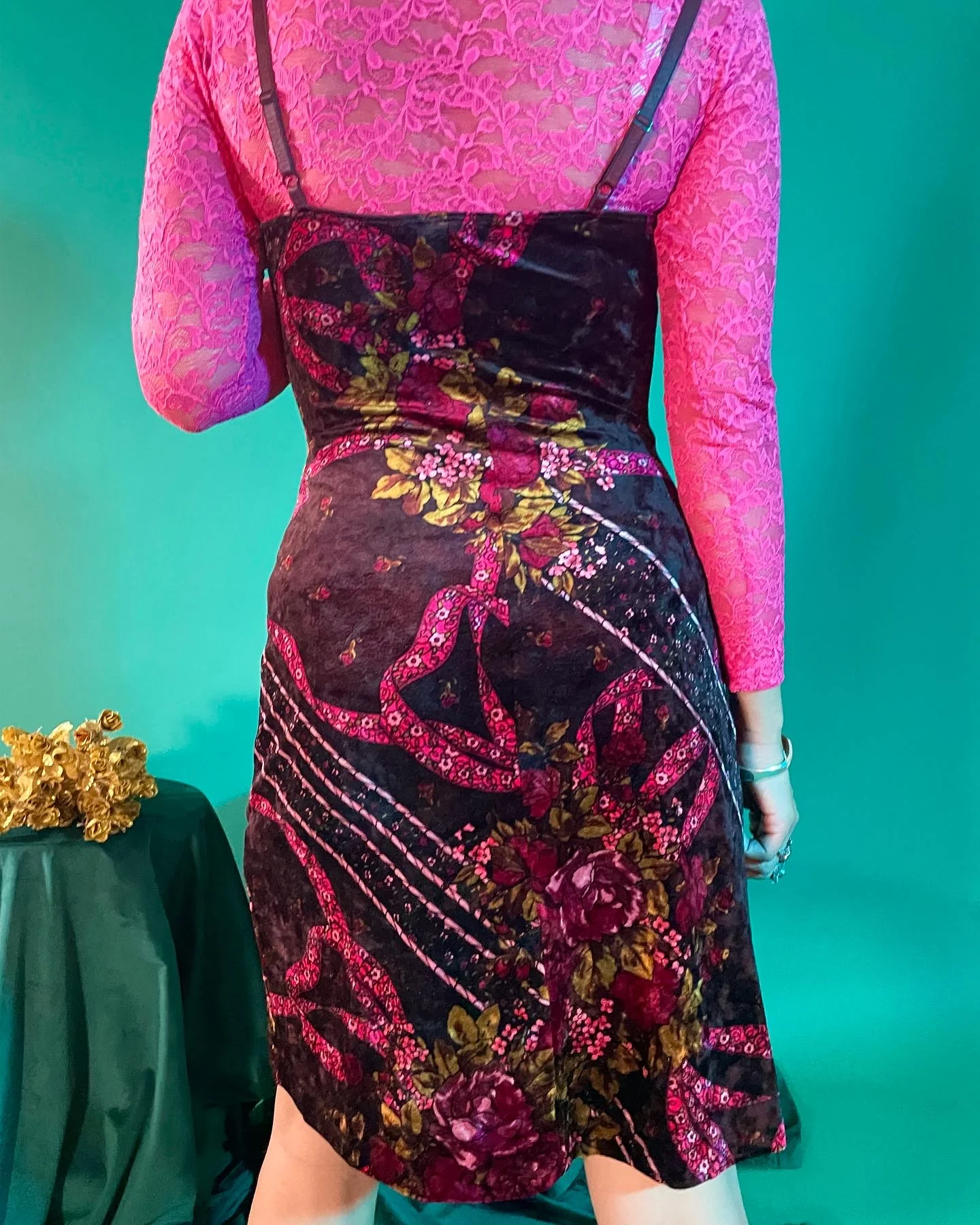 90s/00s Crushed Velvet Chocolate Rose Pink Ribbon Dress By Betsey Johnson - Image 2