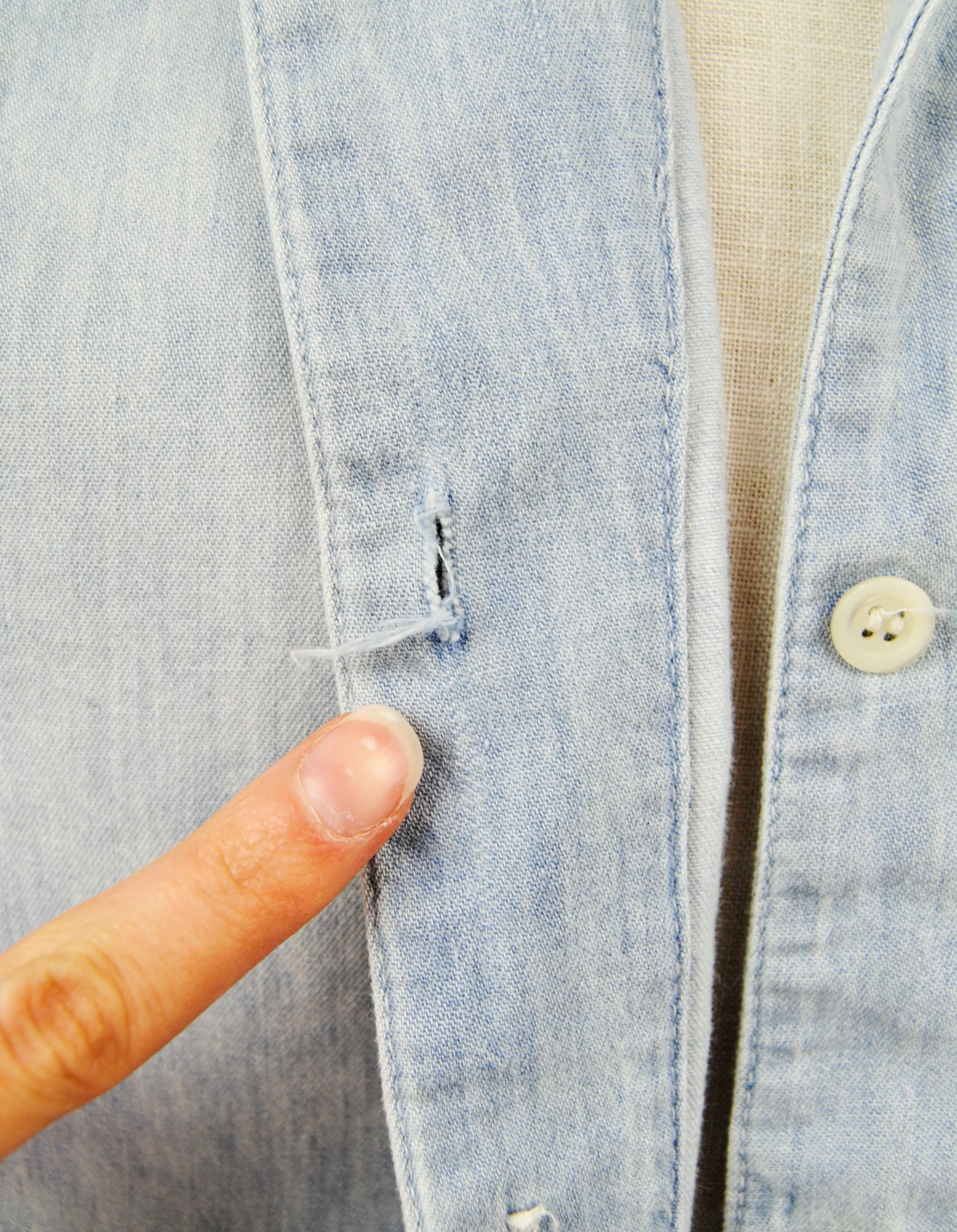 90s/00s Distressed Light Blue Denim Top By Jag - Image 16