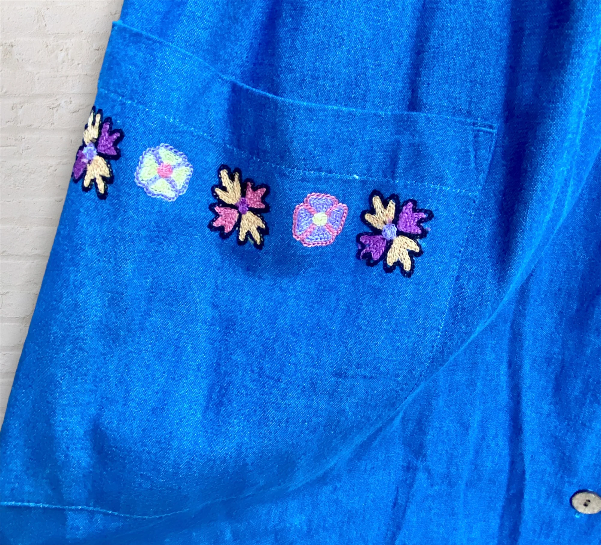 90s/00s Floral Embroidered Denim Dresss By Bechamel - Image 4