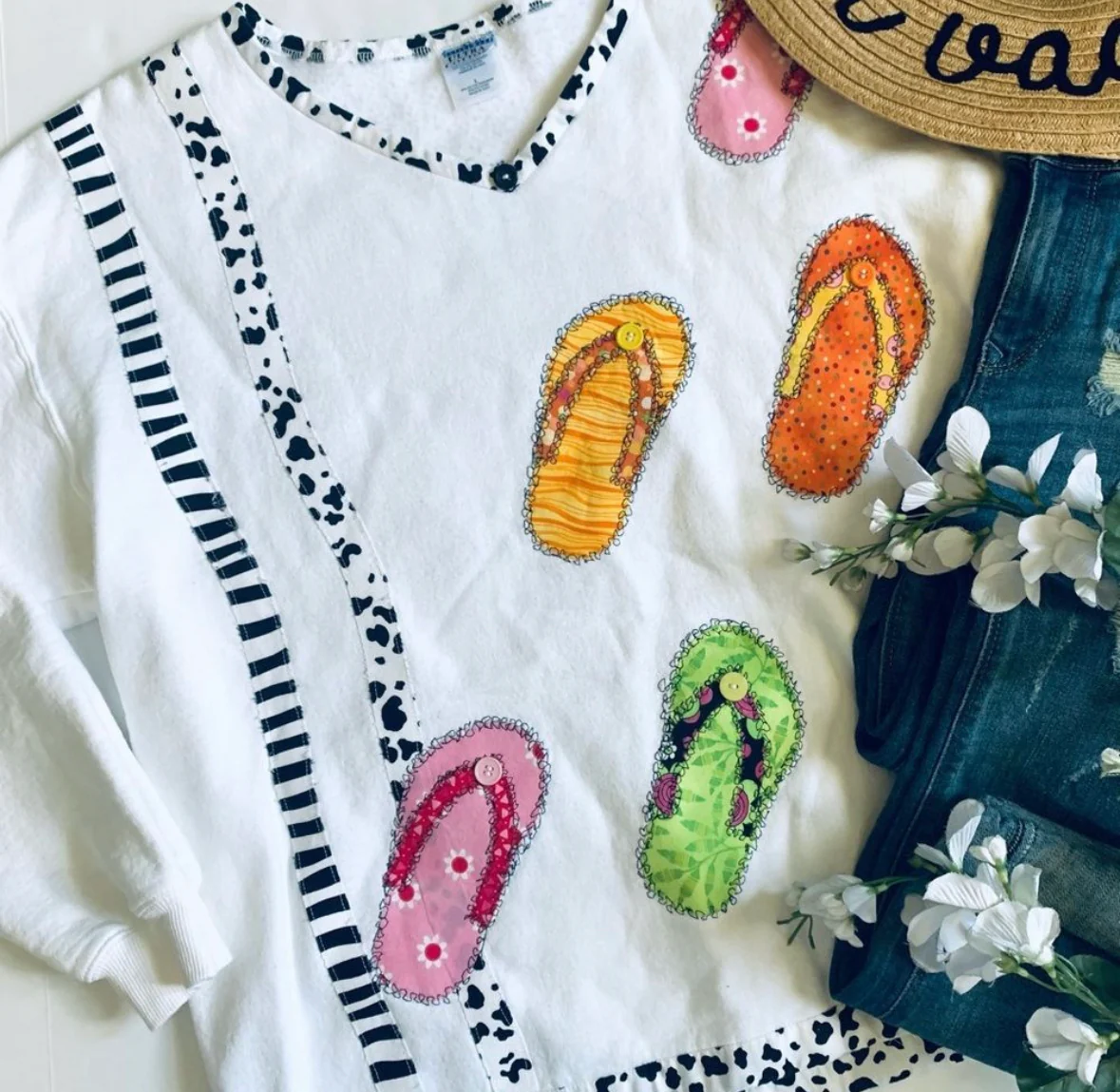 90s/00s Handmade Retro Flipflop Dalmatian Sweatshirt - Image 4