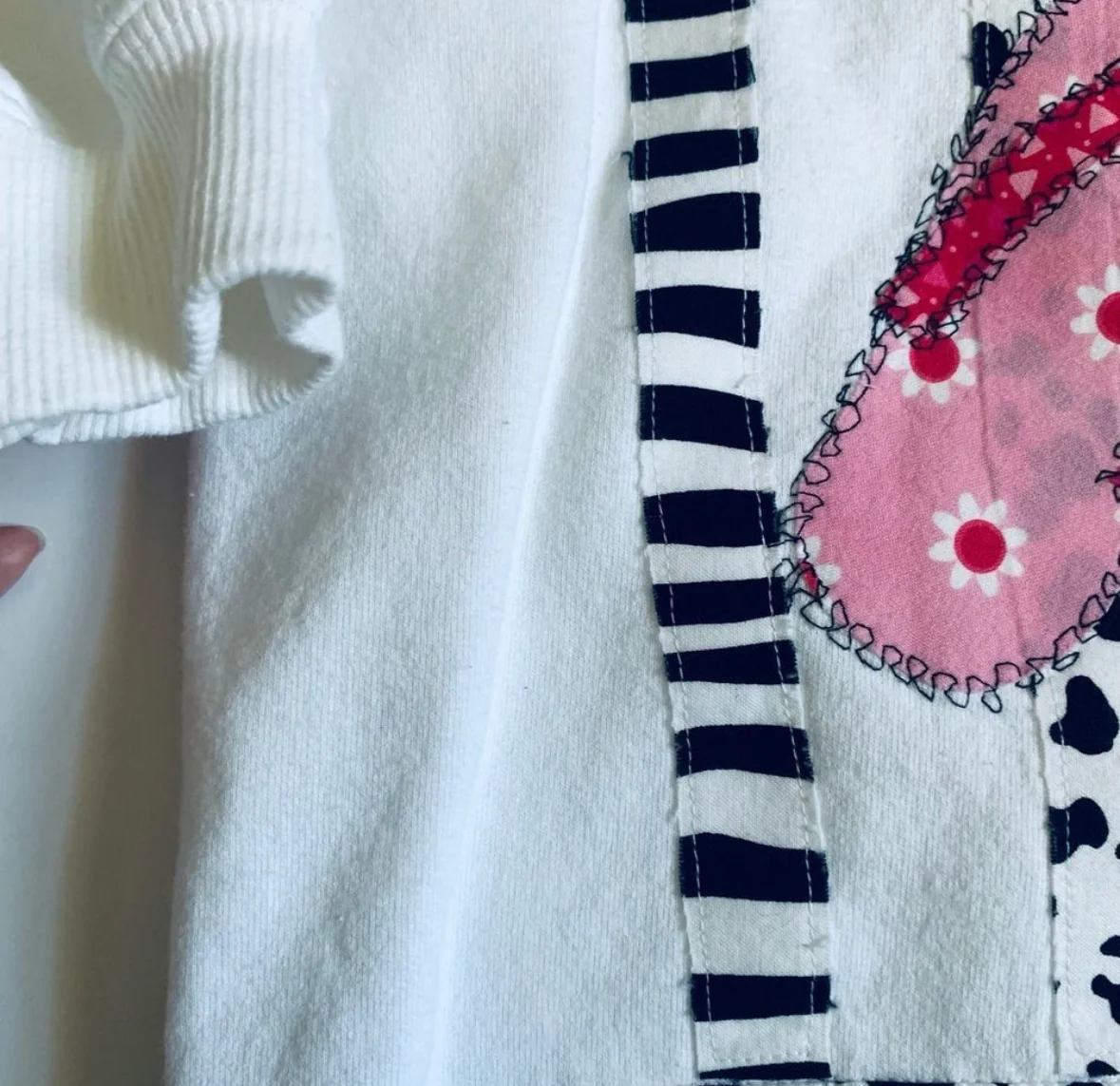 90s/00s Handmade Retro Flipflop Dalmatian Sweatshirt - Image 5