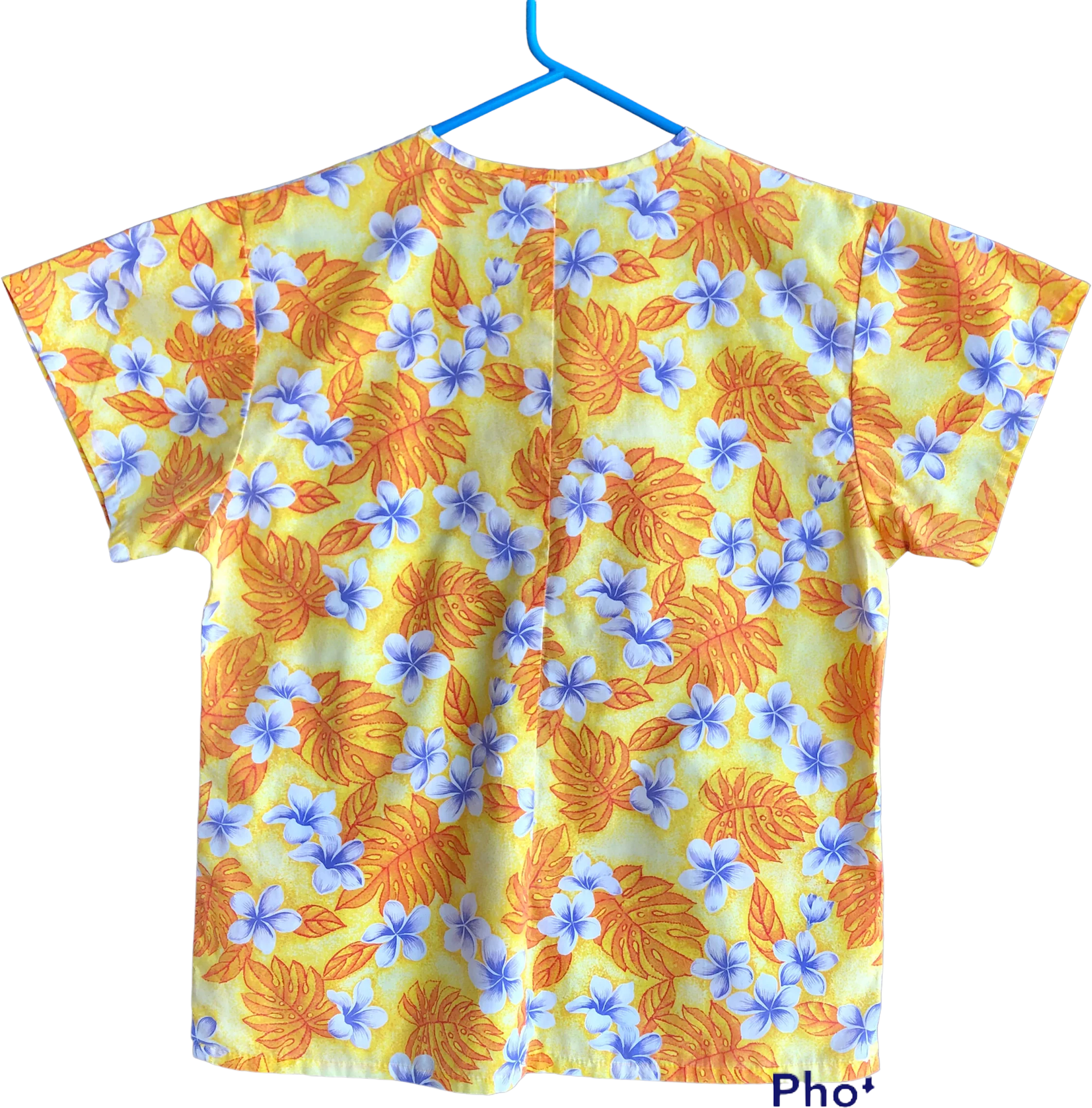 90s/00s Hawaiian Short Sleeve V-neck Scrub Shirt By Royal Creations - Image 2