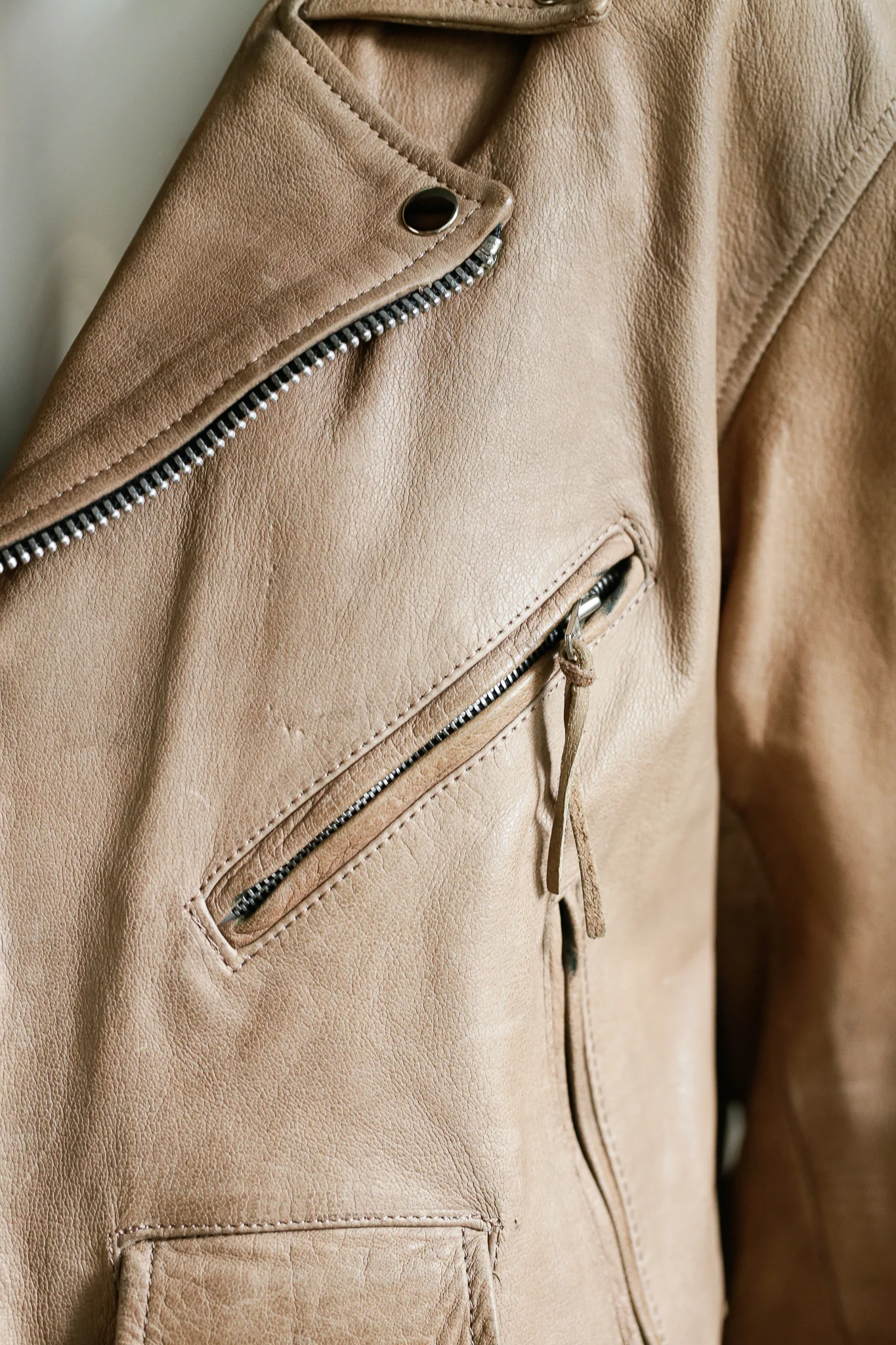 90s/00s Light Camel Beige Zipper Detail Motorcycle Jacket By Echt - Image 6