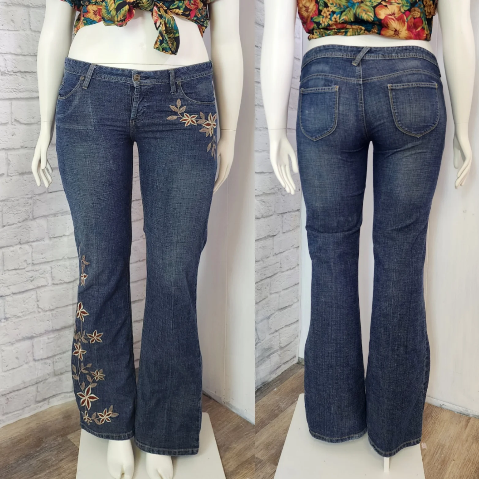 90s/00s Low Rise Embroidered Flared Stretch Jeans - Image 3