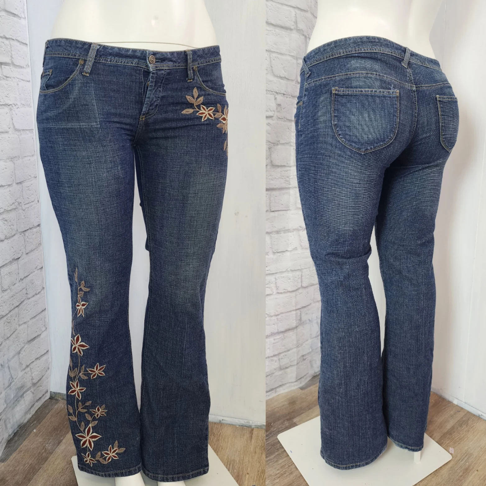 90s/00s Low Rise Embroidered Flared Stretch Jeans - Image 4