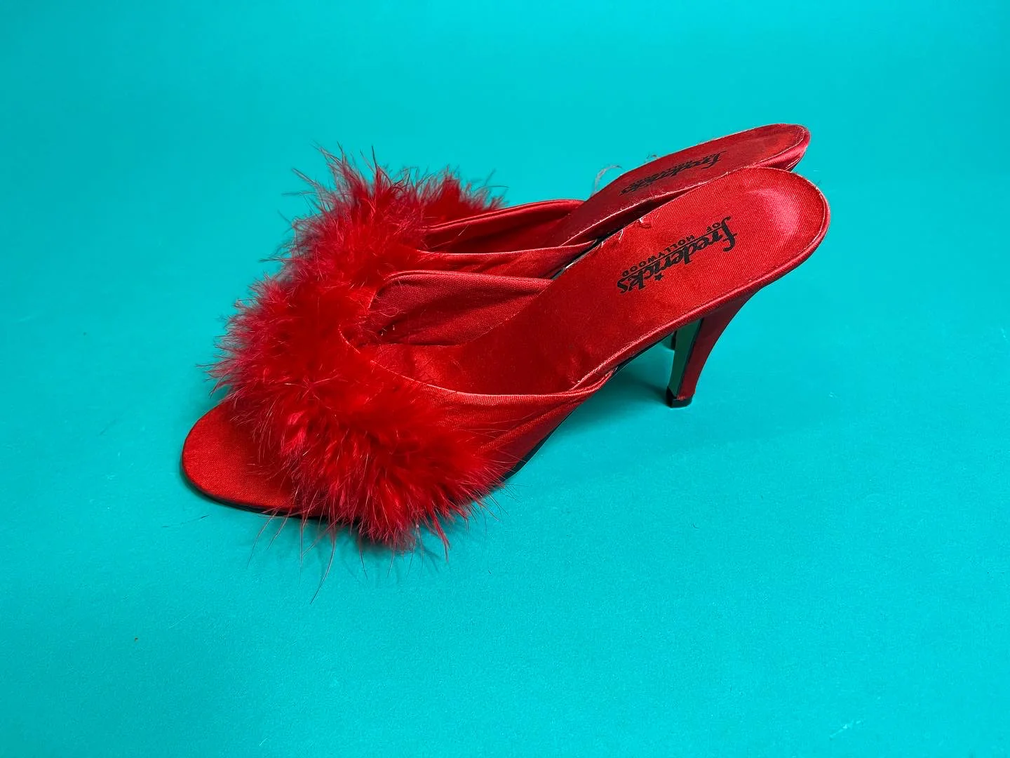 90s/00s Open Toe Feather Boa Slip On Heels By Fredericks of Hollywood - Image 4
