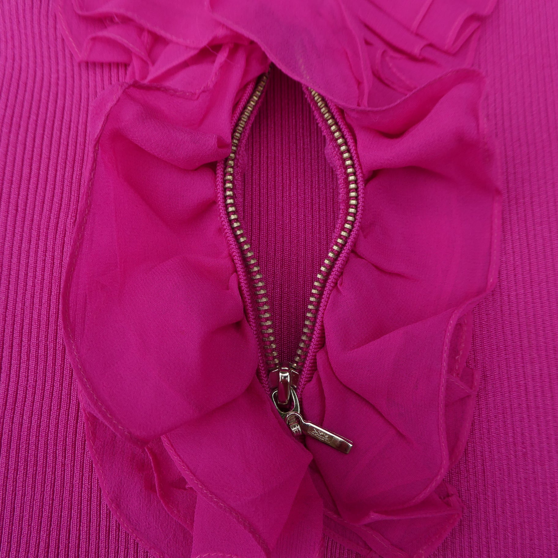 90s/00s Silk Knit Sweater Top Ruffles V Zip Neckline M By Cache - Image 5