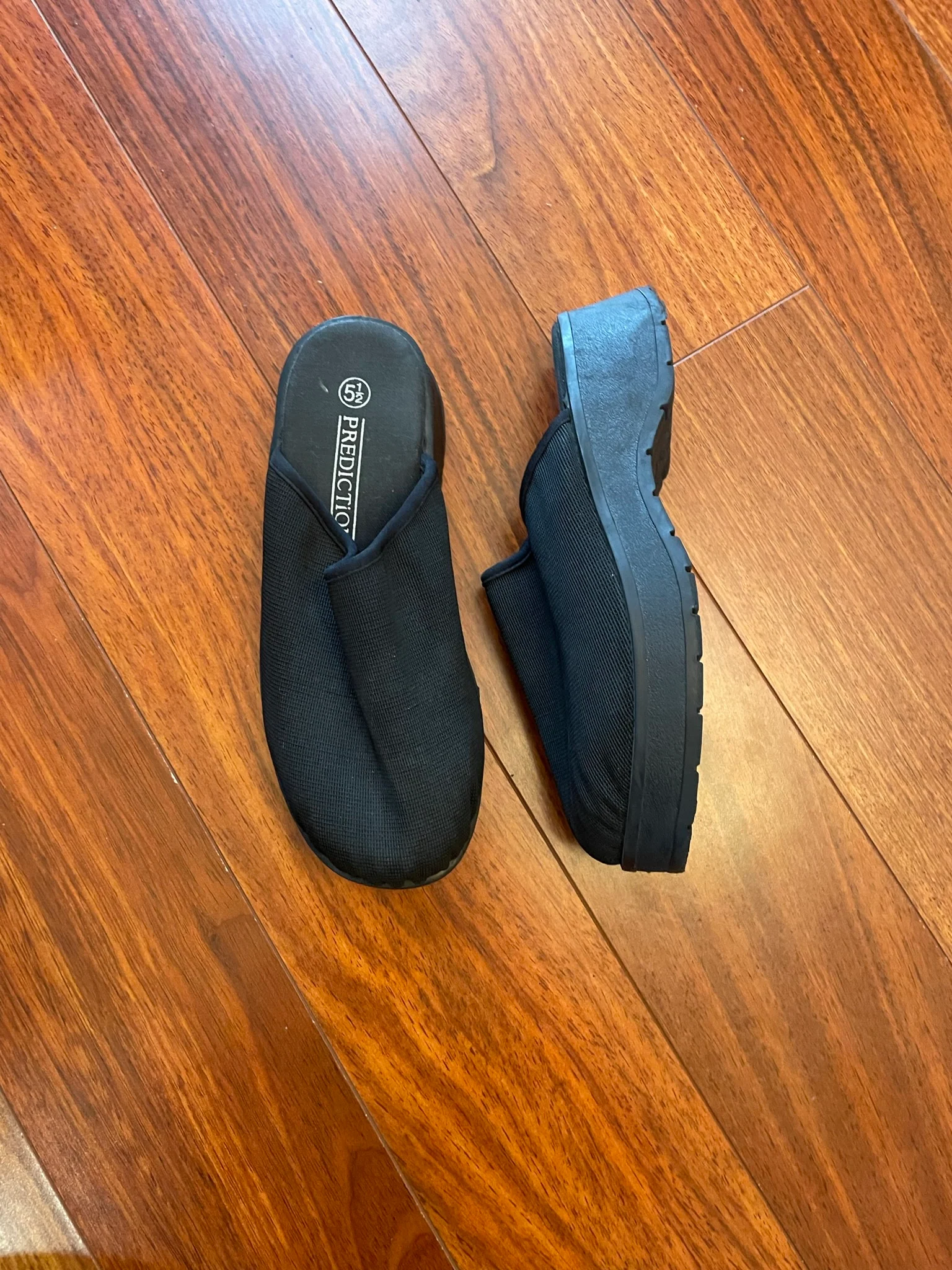 90s/00s Slip On Black Mules By Predictions - Image 4