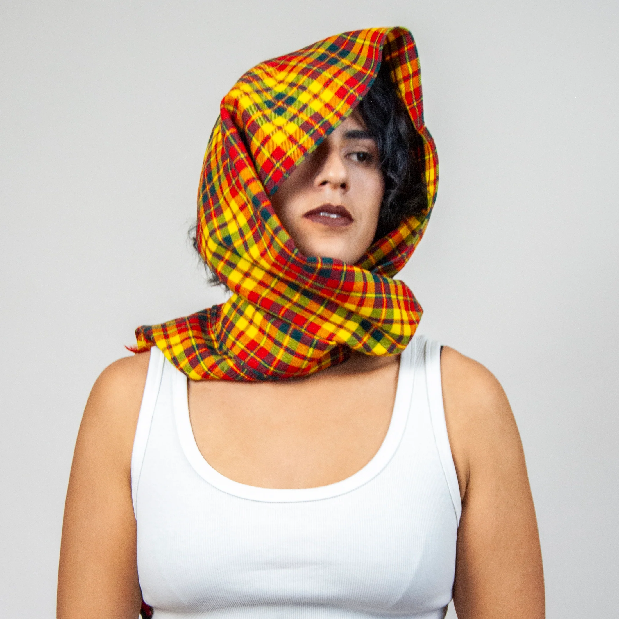 90s/00s Tartan Four Knot Fringe Wool Scarf By D.c. Dalgliesh - Image 2