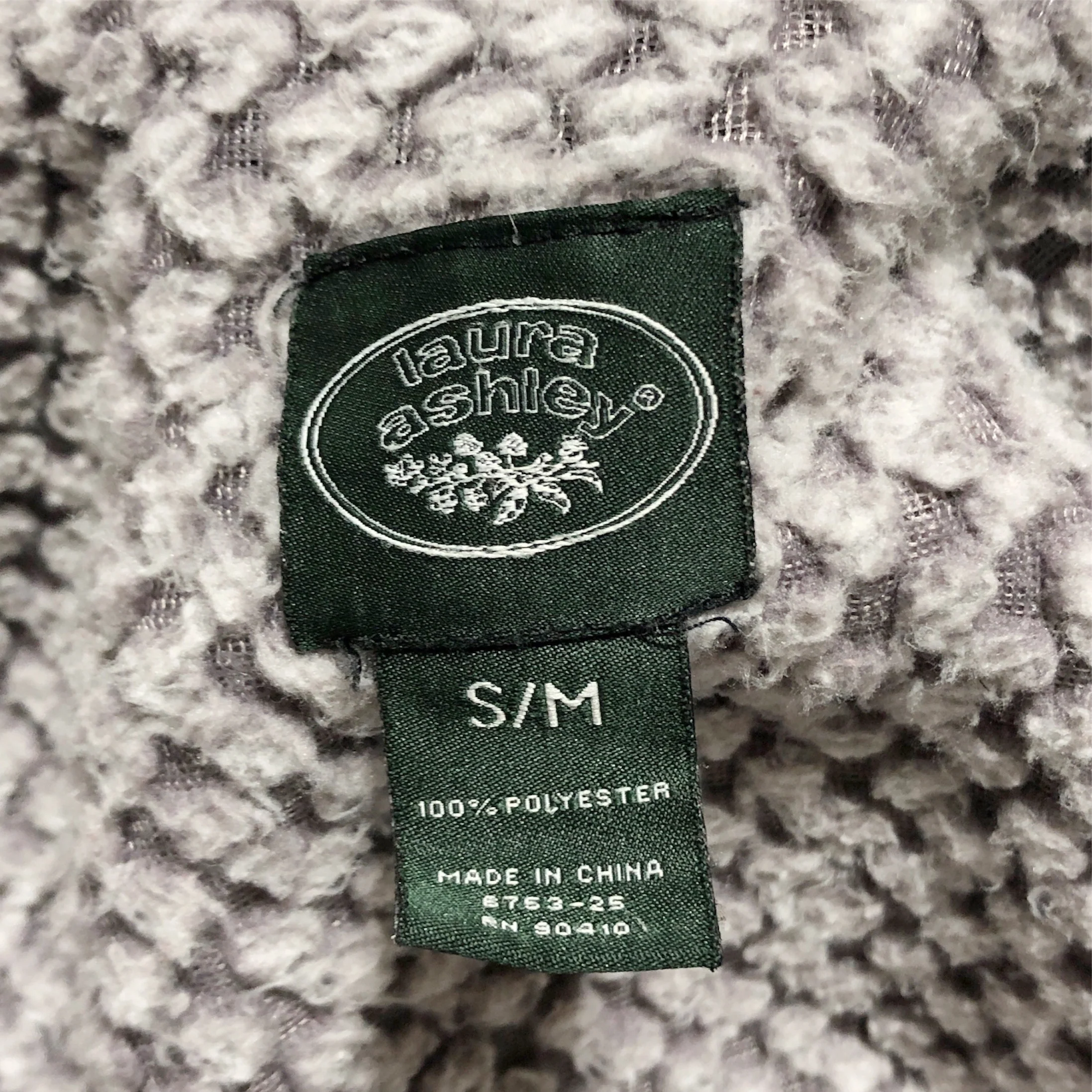 90s/00s Textured Sherpa Robe Bathrobe By Laura Ashley - Image 7