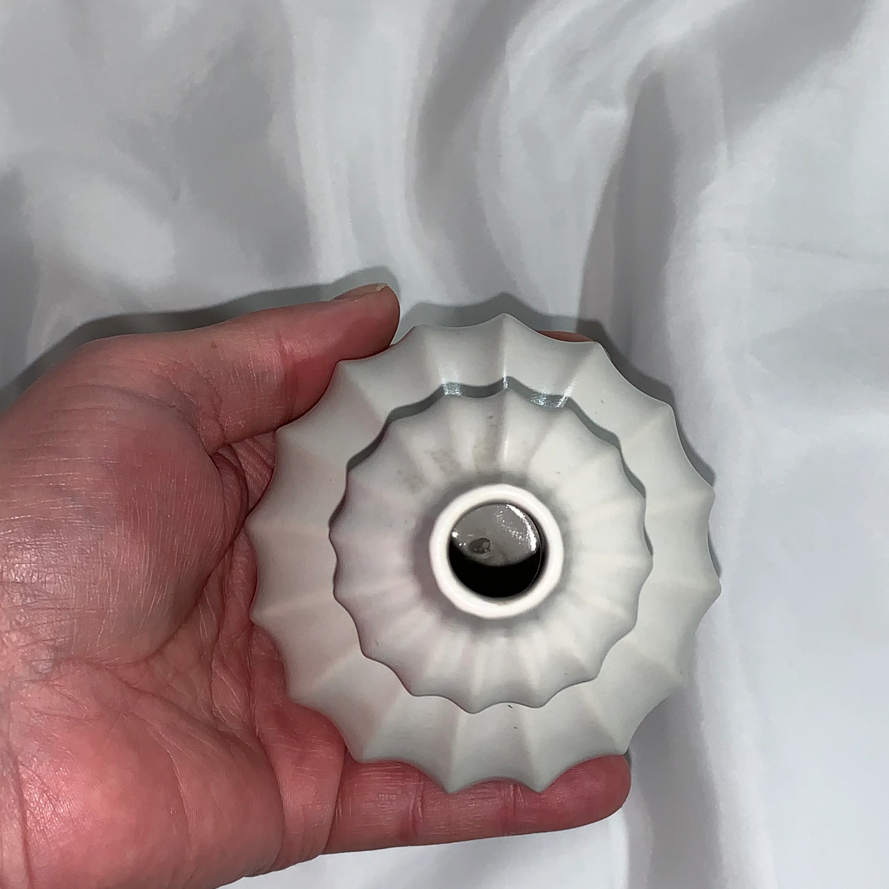 90s/00s White Glazed Pottery Double Gourd Vase By Jonathan Adler - Image 8