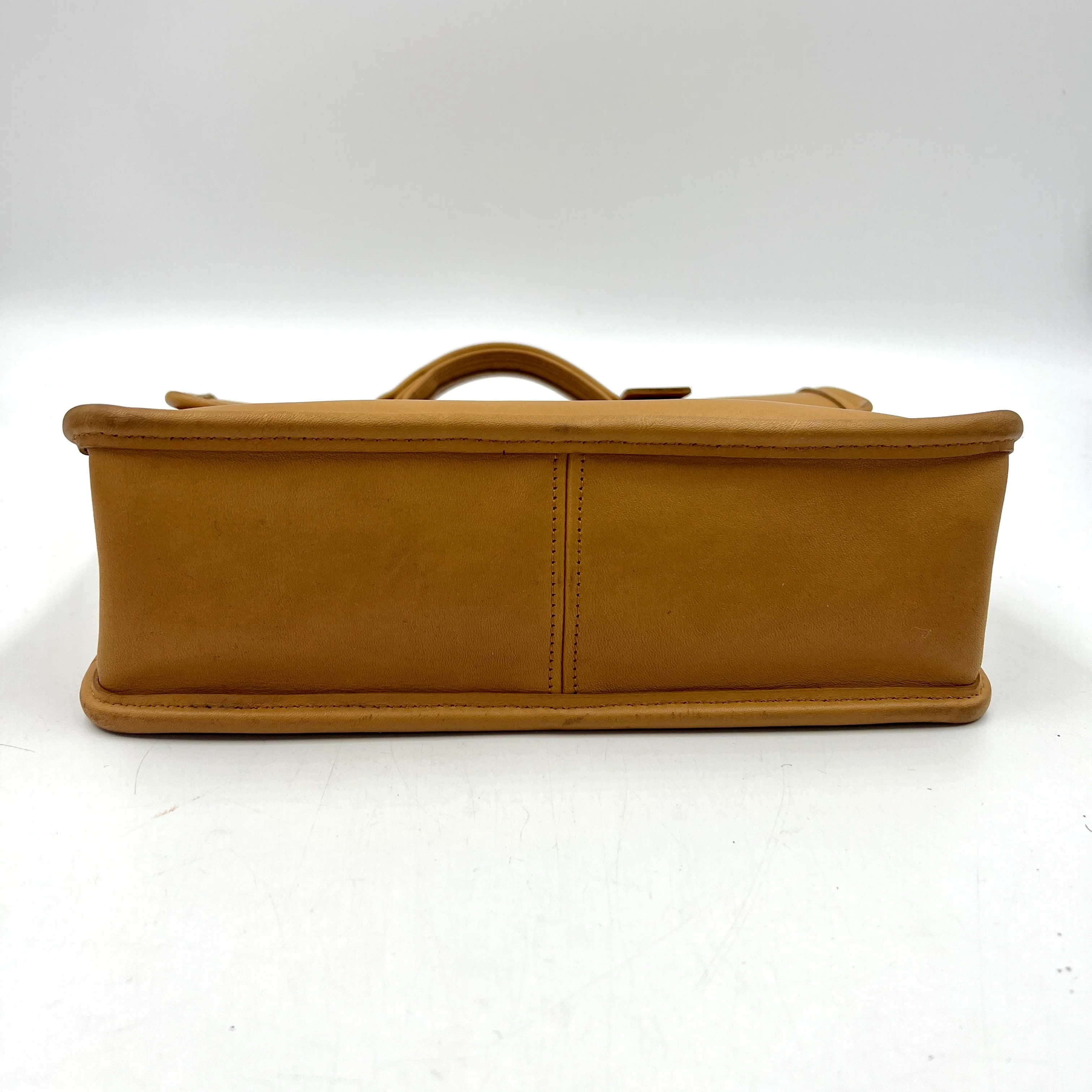 90s/00s Willis Camel Satchel Crossbody Light Academia By Coach - Image 11