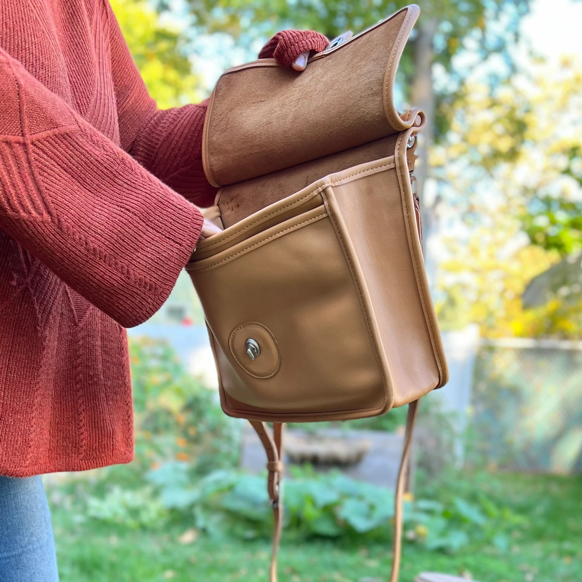 90s/00s Willis Camel Satchel Crossbody Light Academia By Coach - Image 13