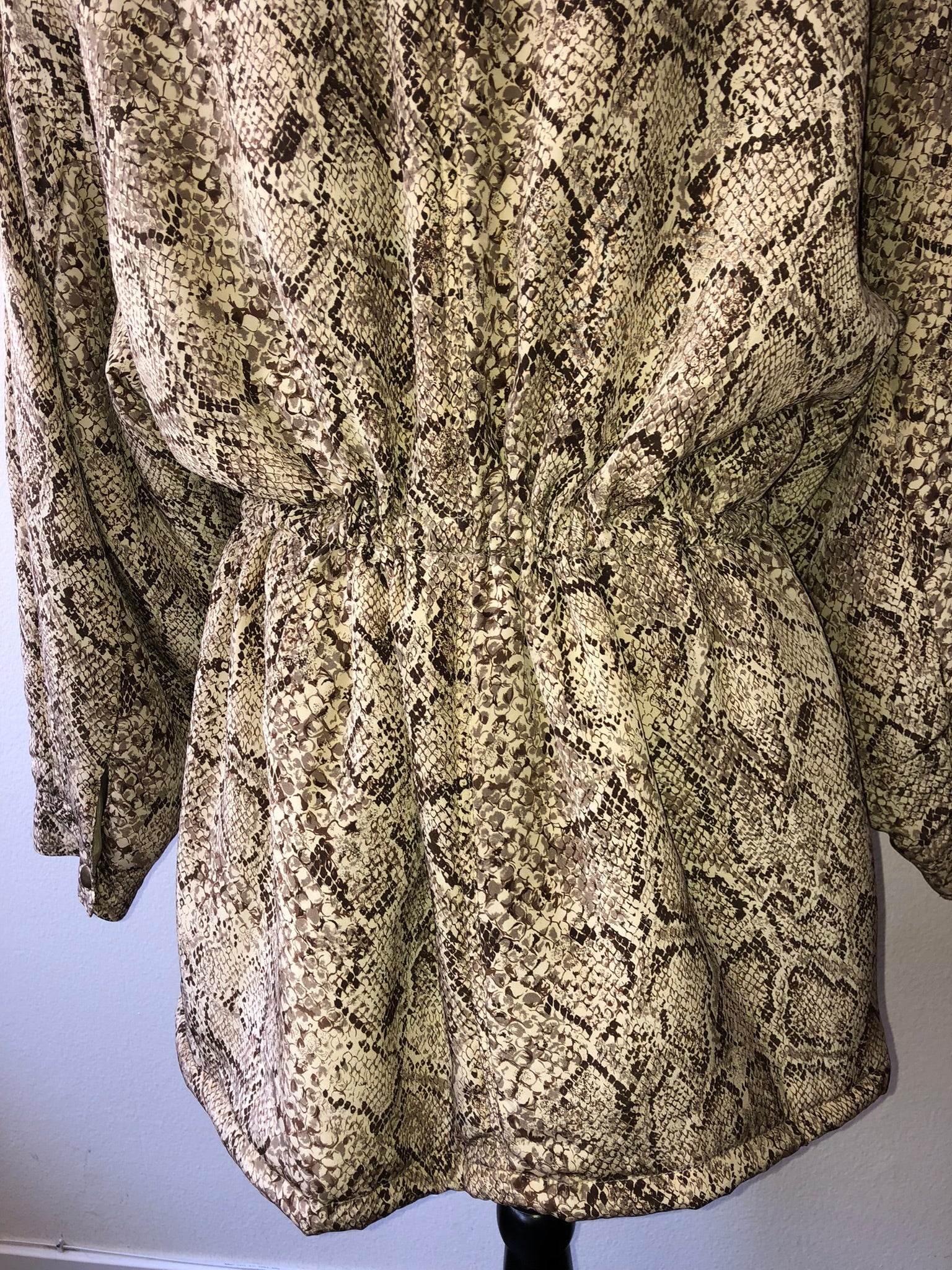 90s 100% Silk Snake Print Puffy Jacket / Anorak By Regina Porter - Image 5