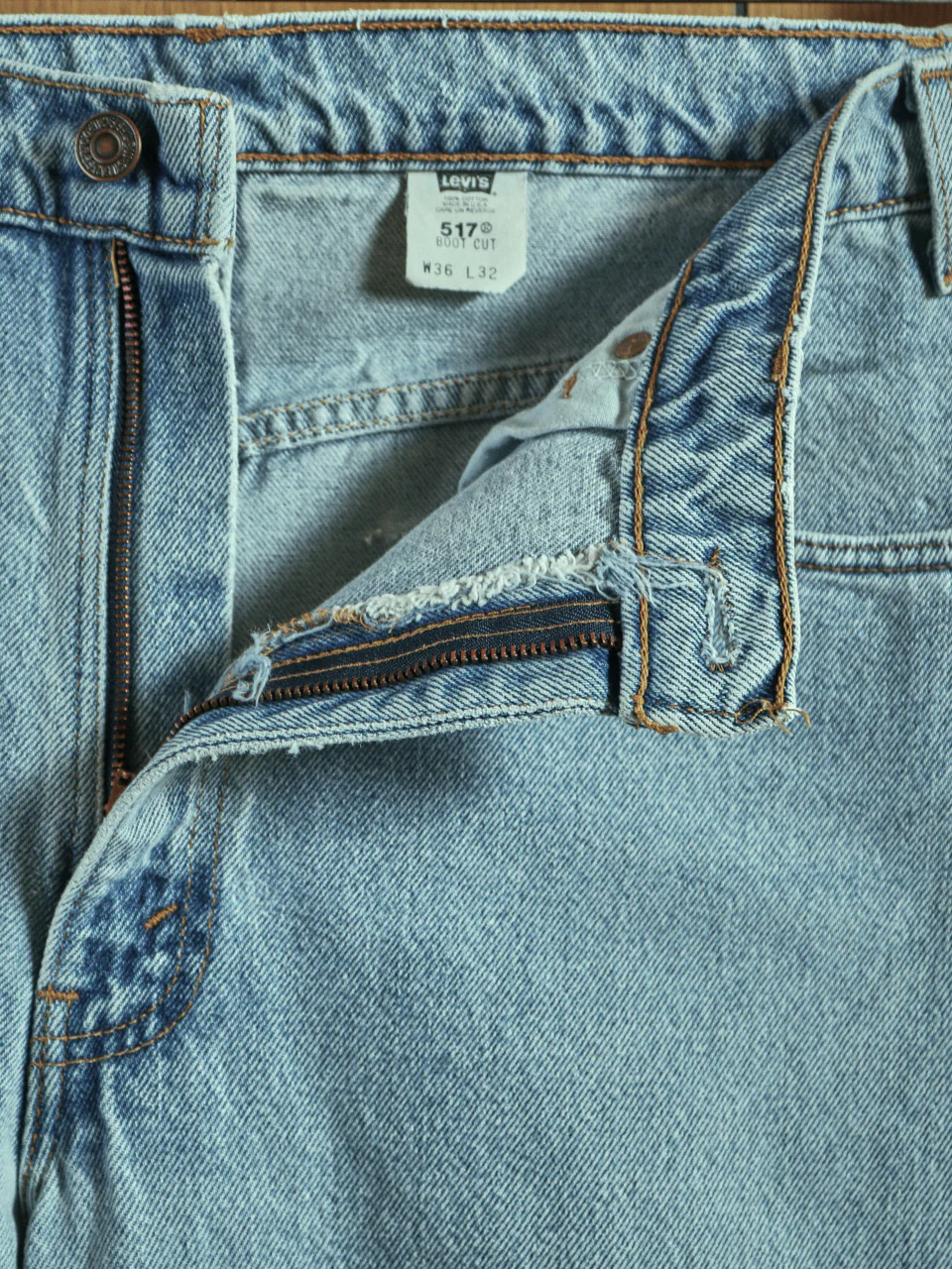 90s 517 Bootcut Light Wash Jeans - 36x32 By Levi's - Image 6